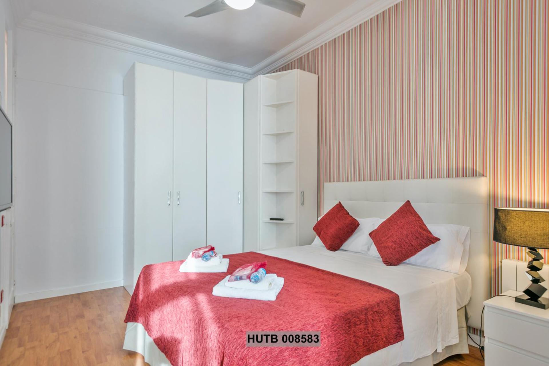 Three-Bedroom Apartment photo 2