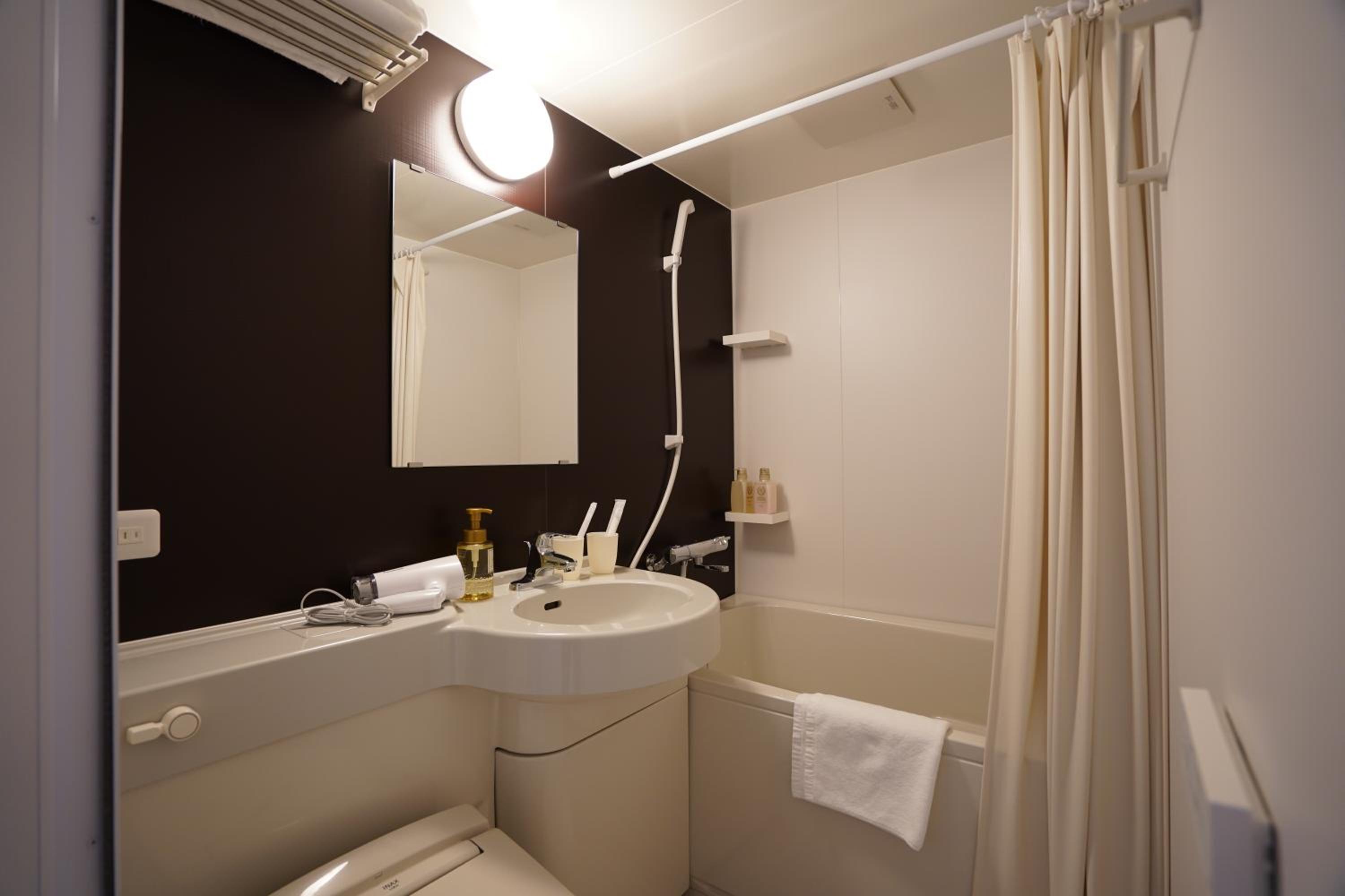 Standard Twin Room - Photo 5