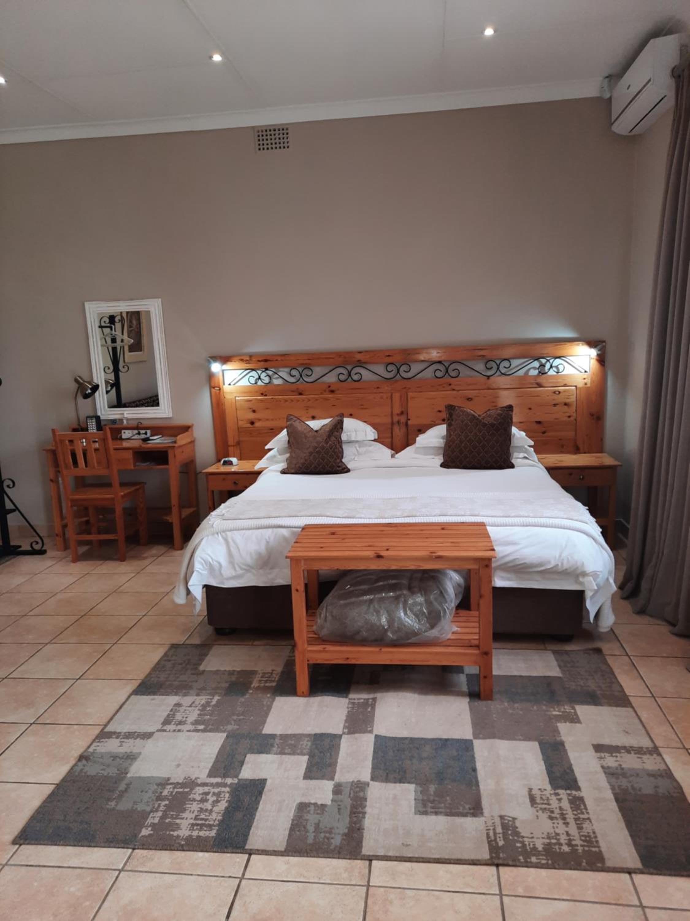 Deluxe Double or Twin Room photo 2