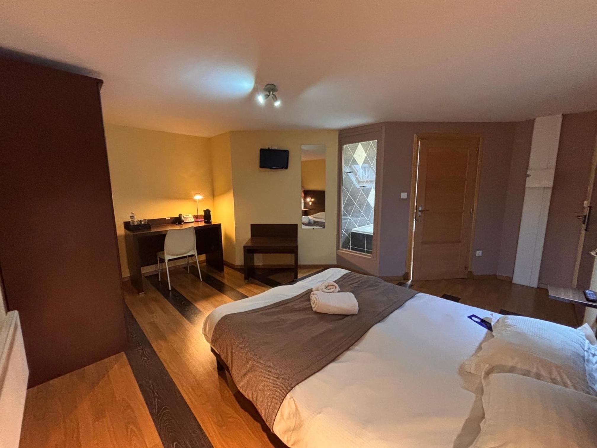 Economy Double Room photo 3