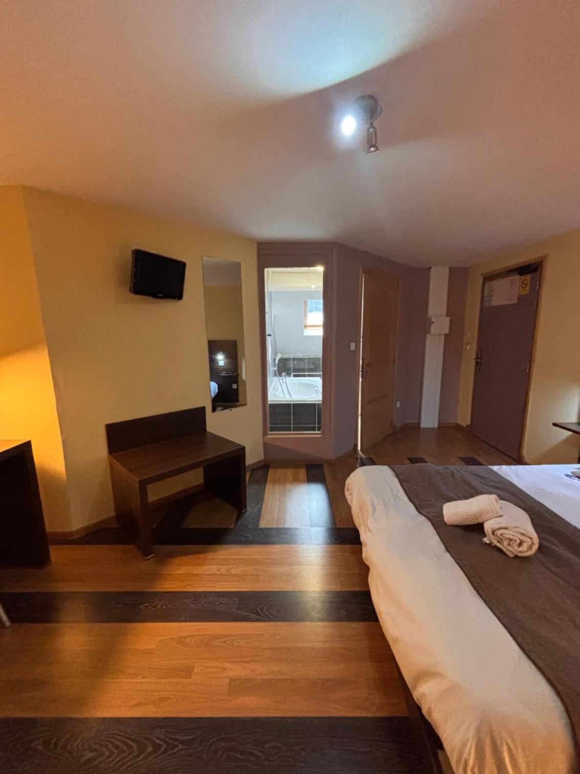 Economy Double Room photo 2