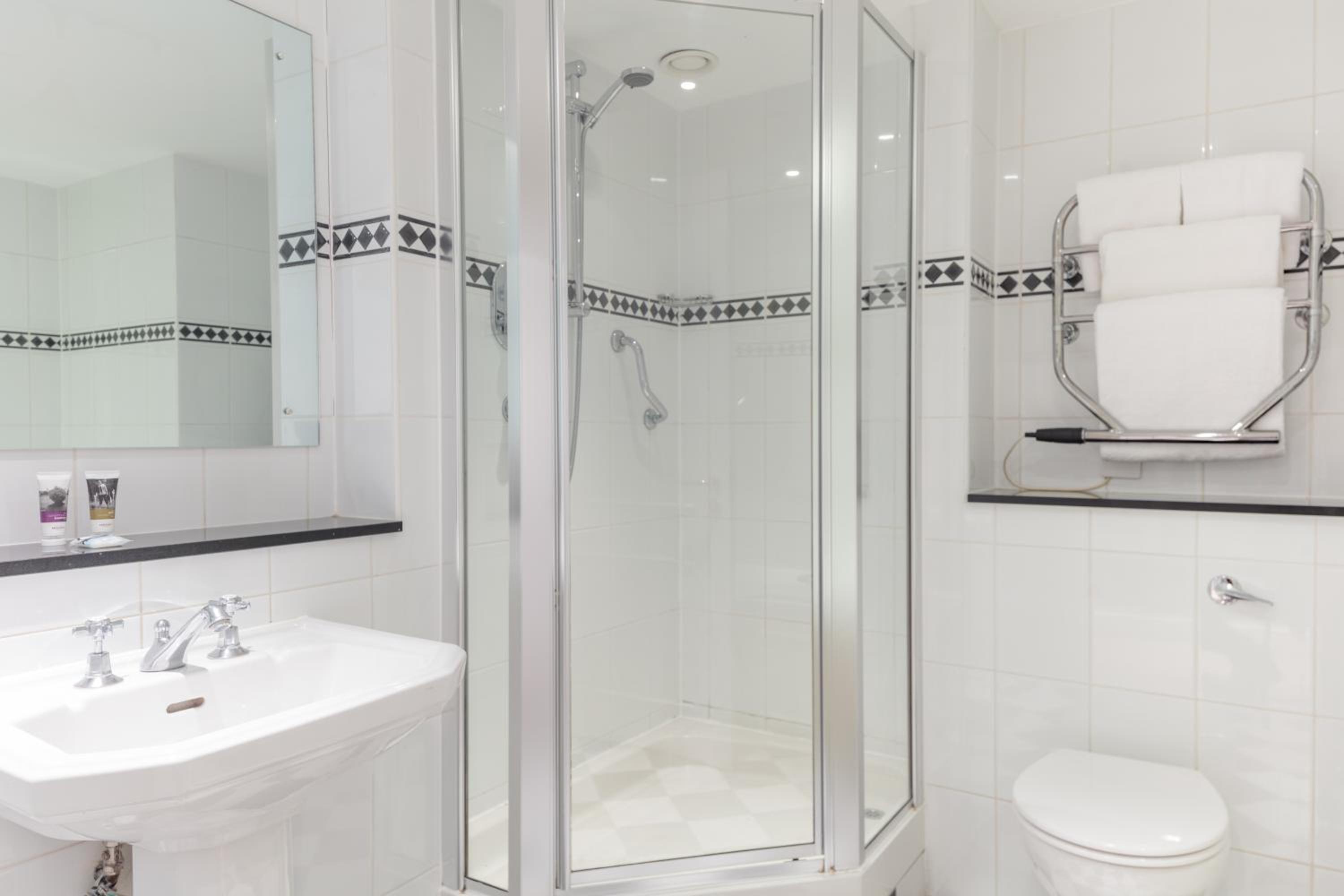 Standard Double / Twin Room - Photo 14