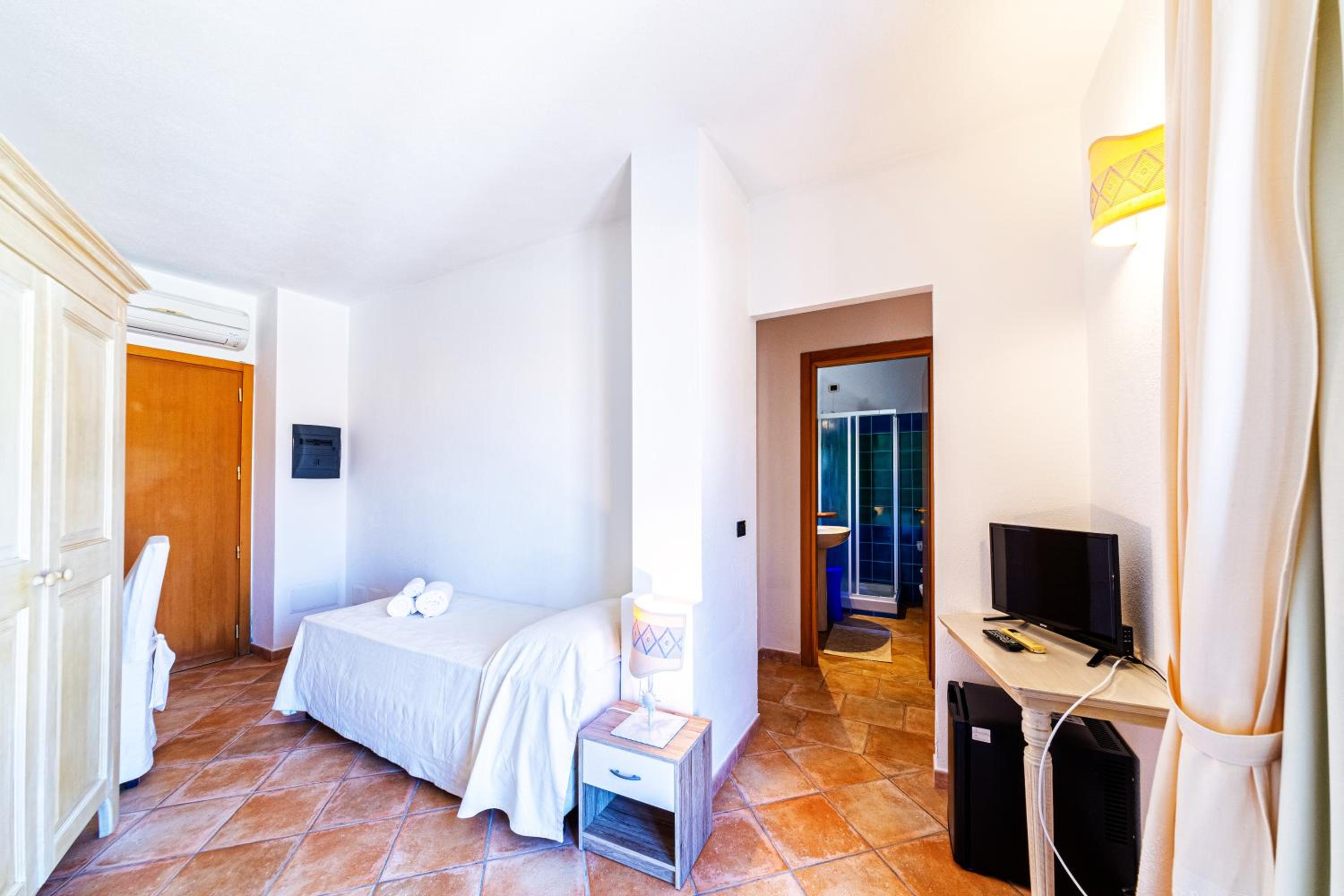 Triple Room with Balcony - Photo 1
