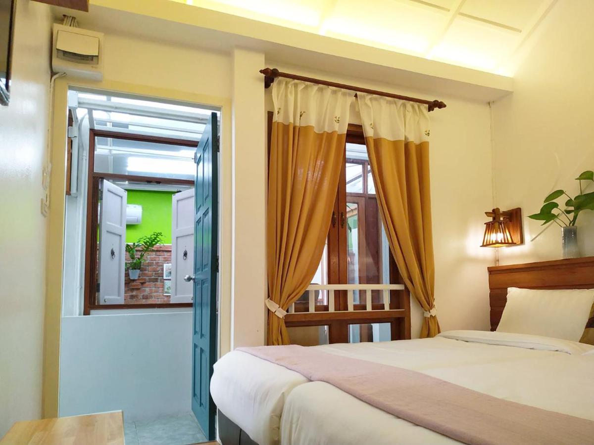 Budget Twin Room photo 2
