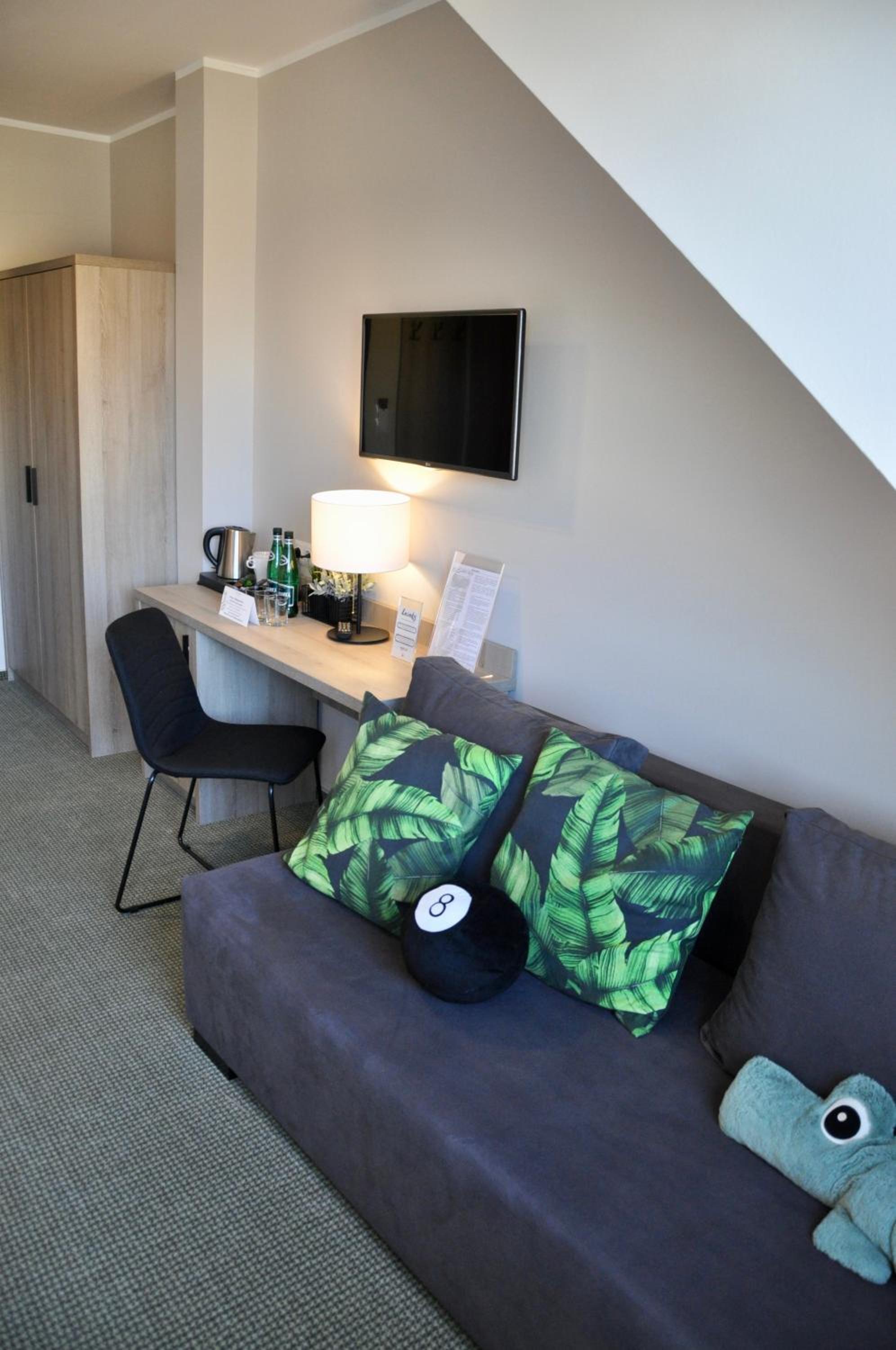 Family Room (2 Adults + 2 Children) photo 3