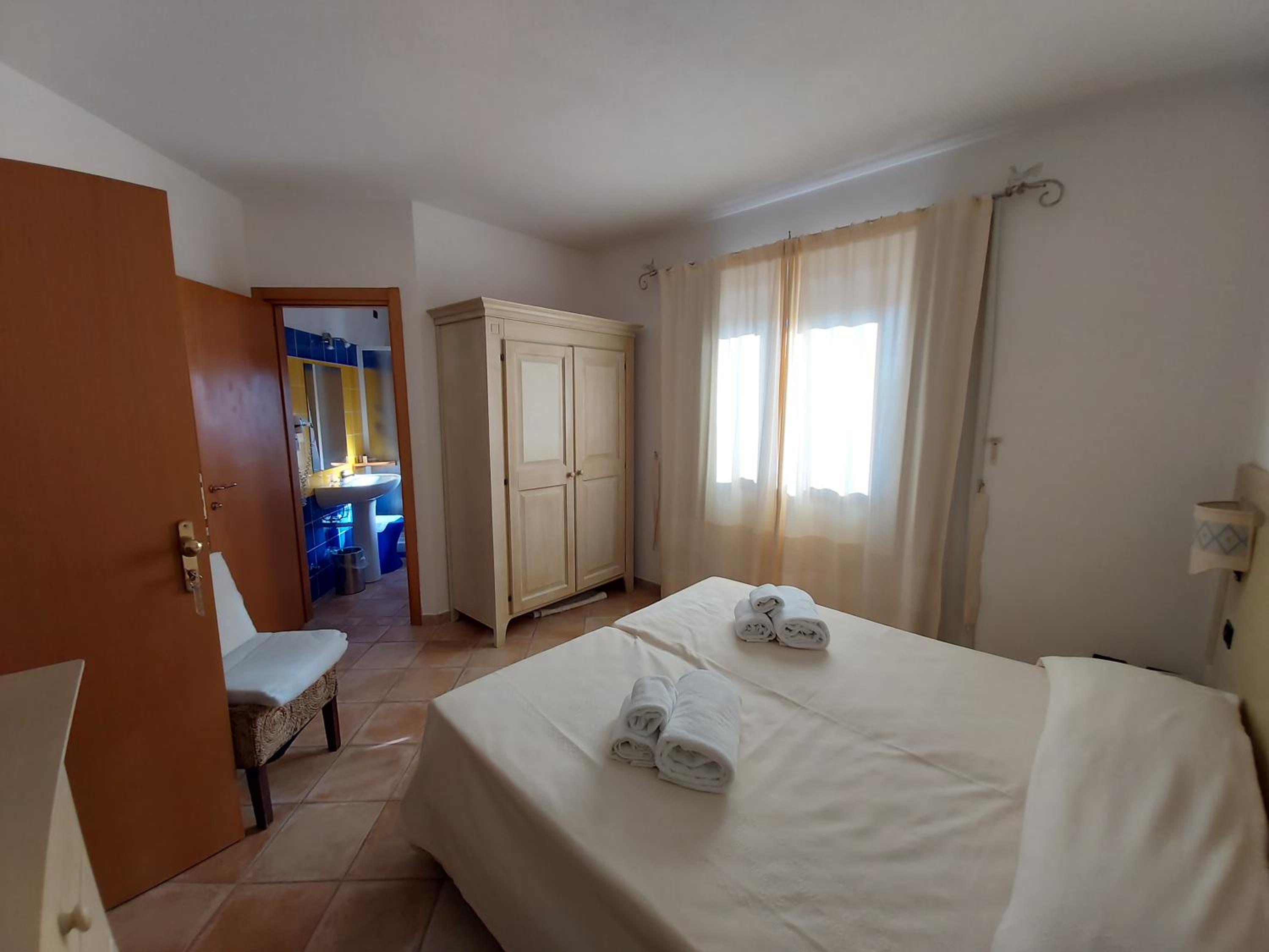 Standard Double Room - Photo 15