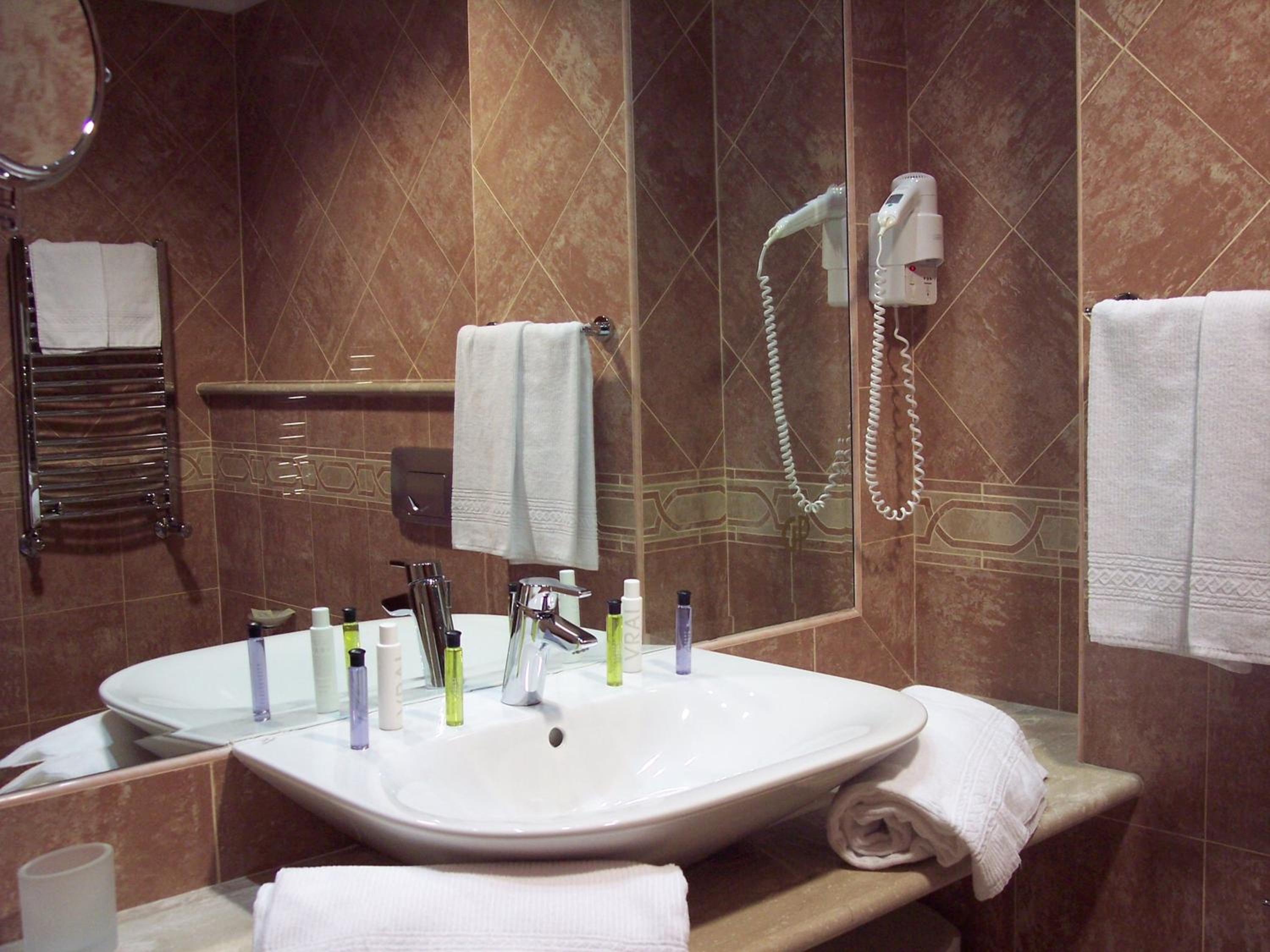 Double Room - Photo 7