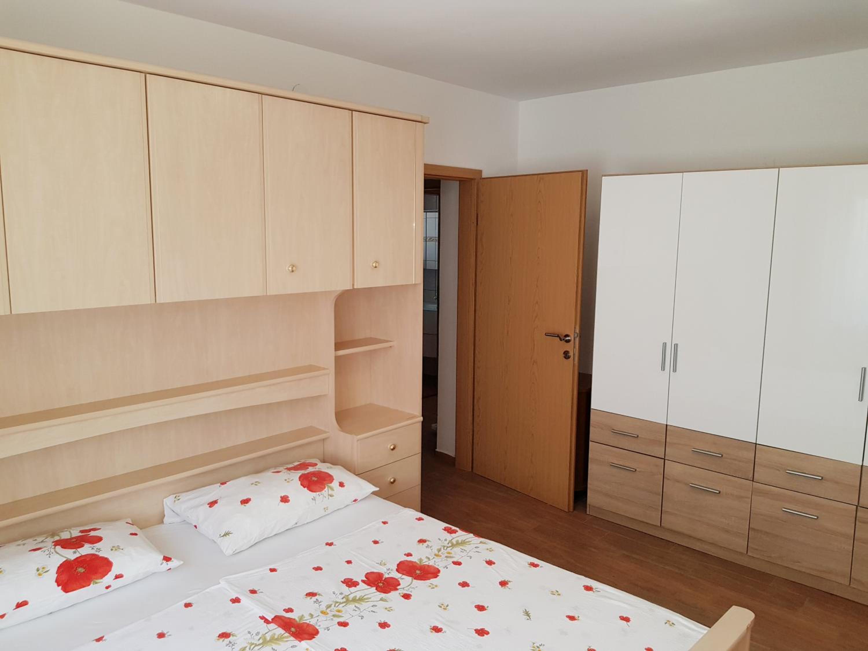 Apartment 5 photo 3