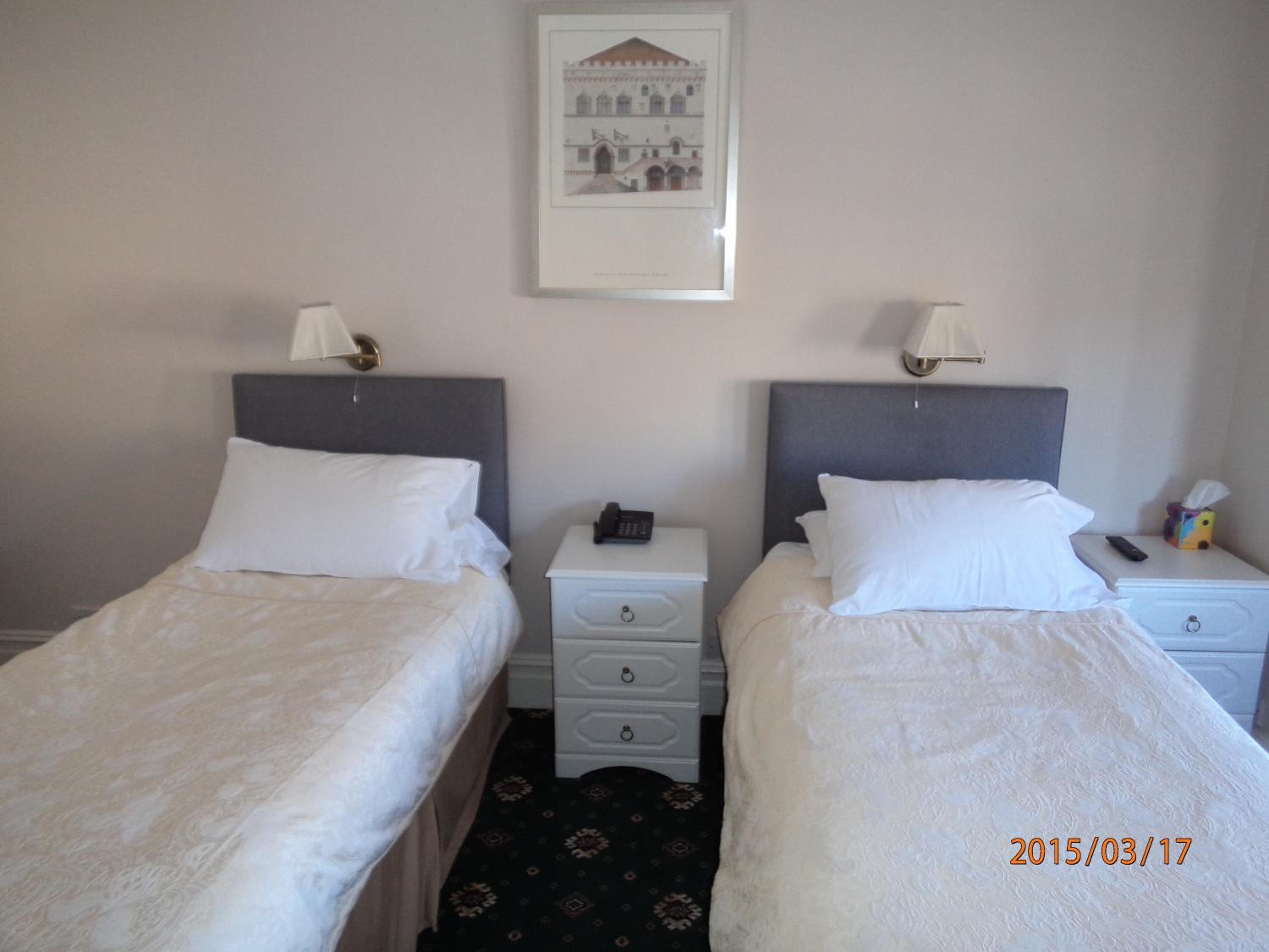Twin Room - Photo 7