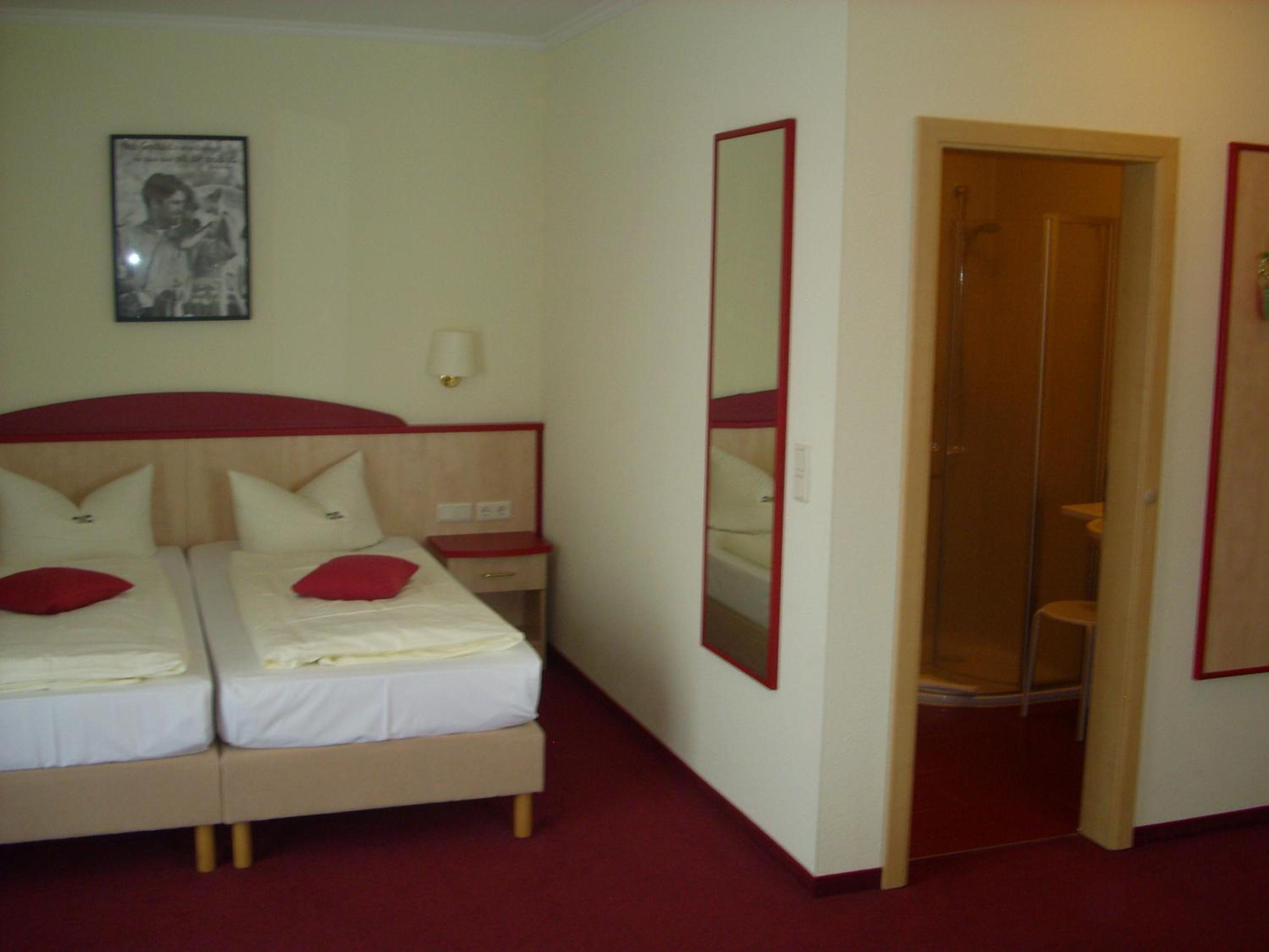 Single Room facing inland photo 3