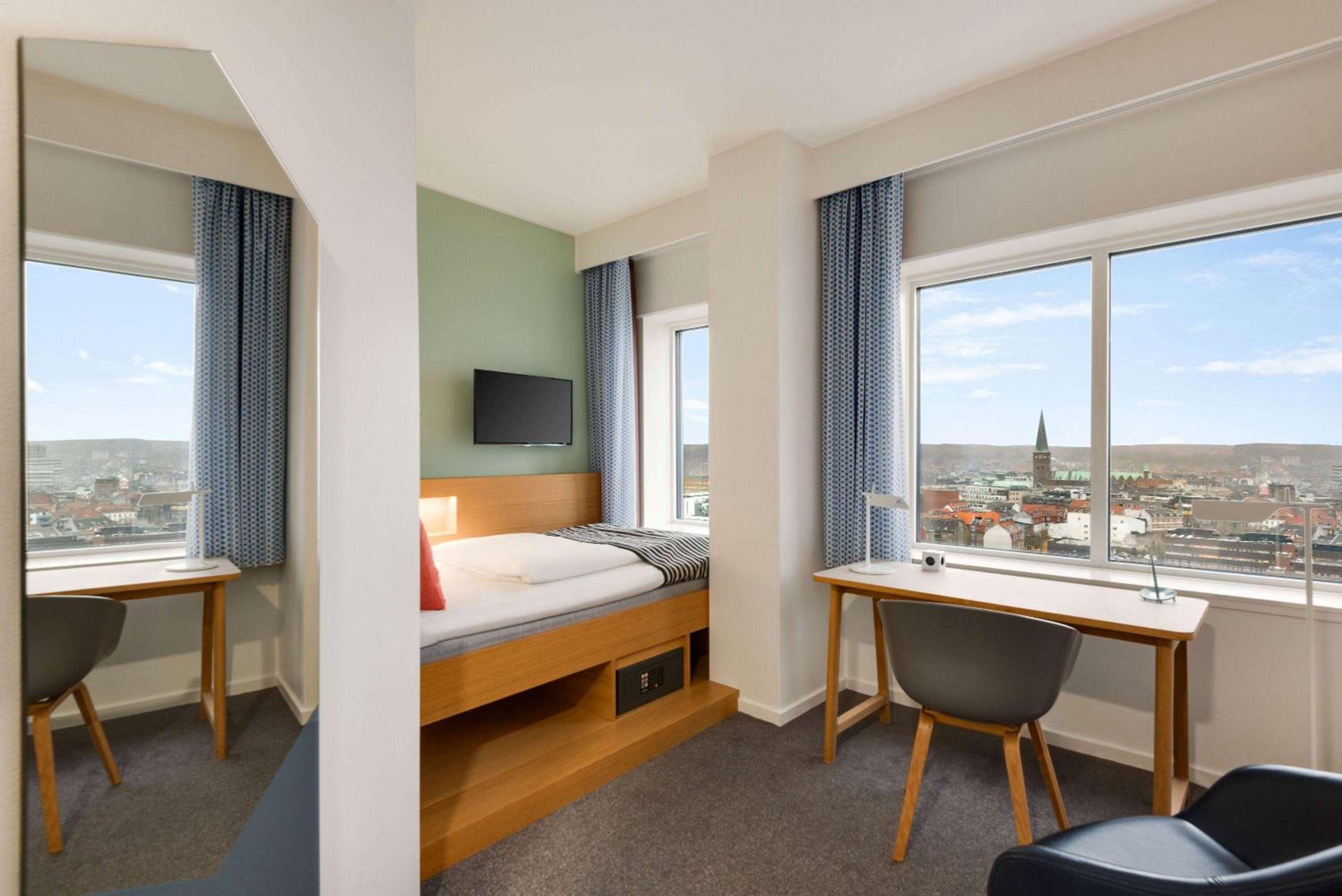 Superior Single Room thumbnail 5