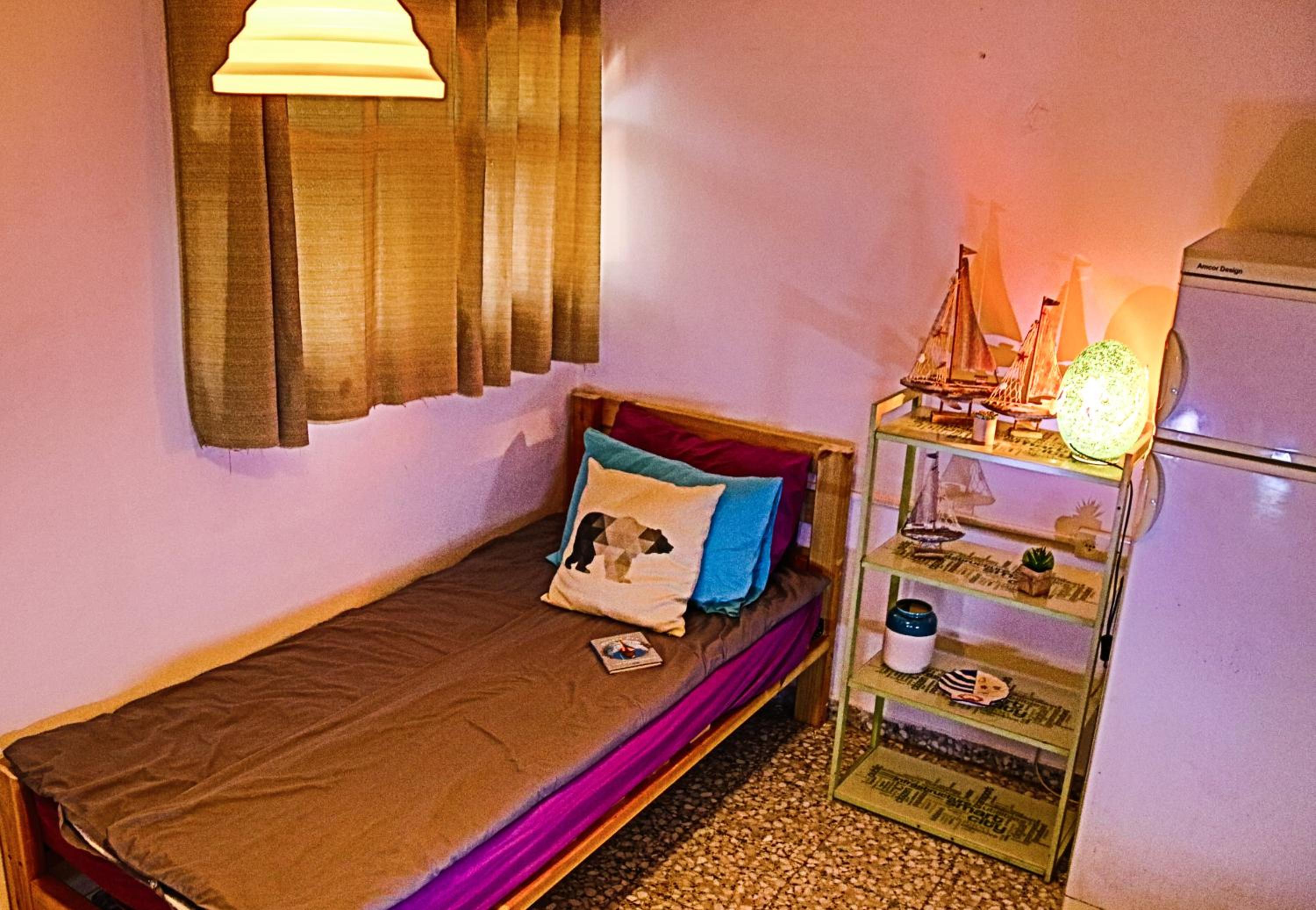 Bed in 6-Bed Dormitory Room photo 1