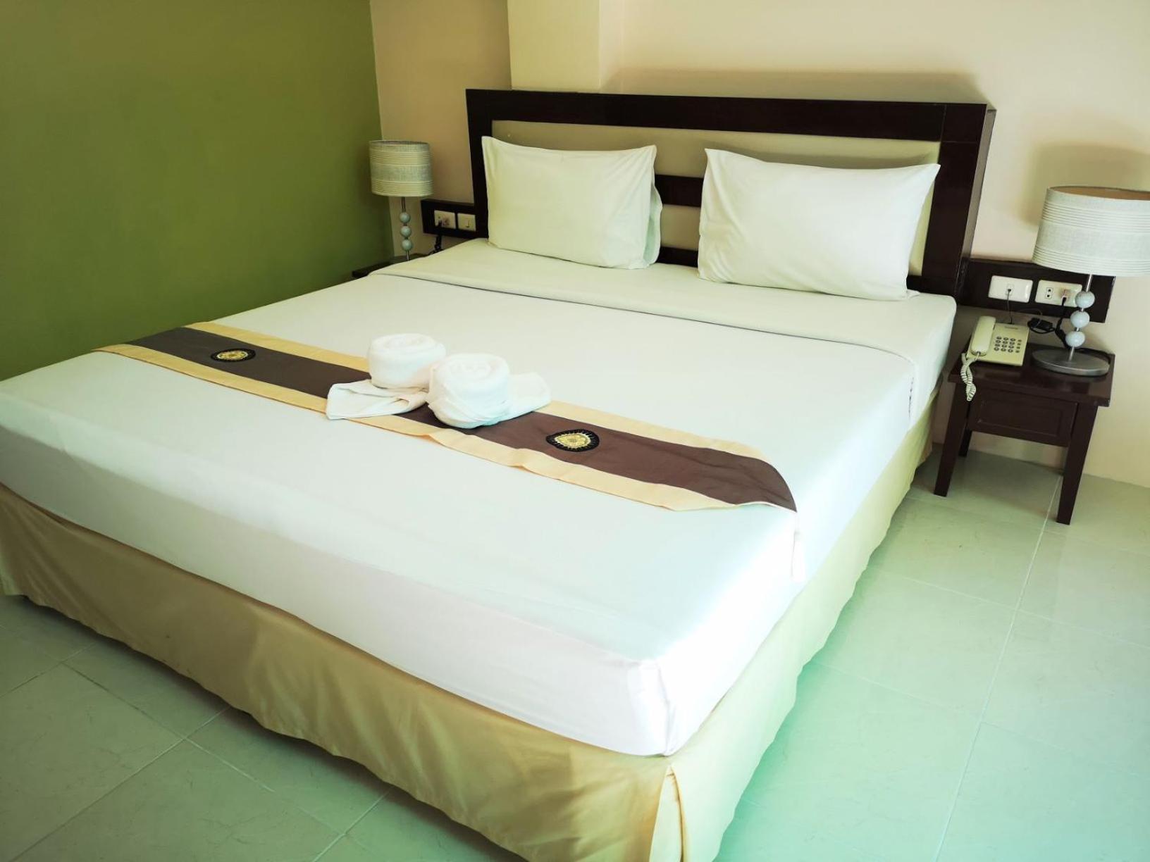 Standard Double Room with Balcony - Photo 12