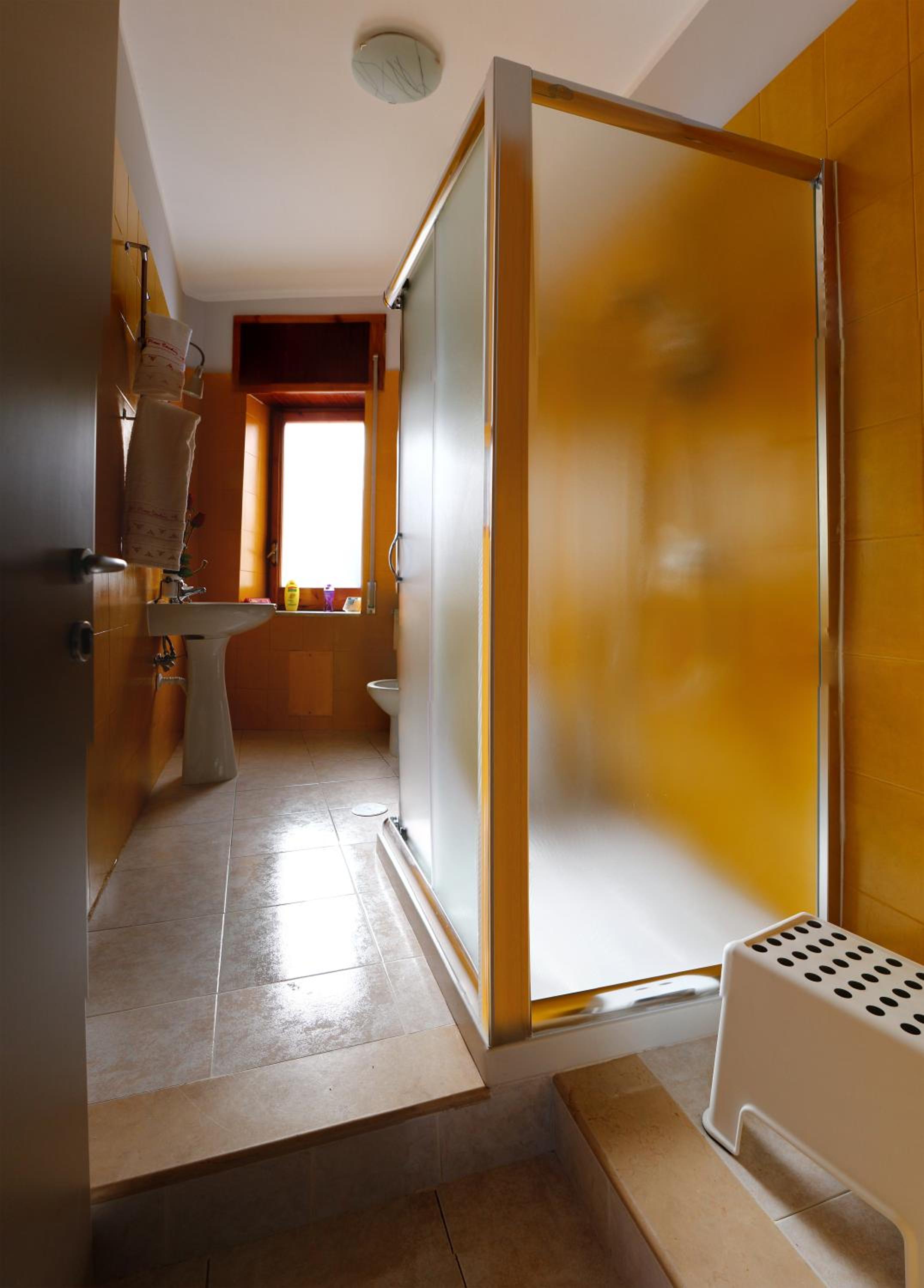 Triple Room With Shared Bathroom photo 3