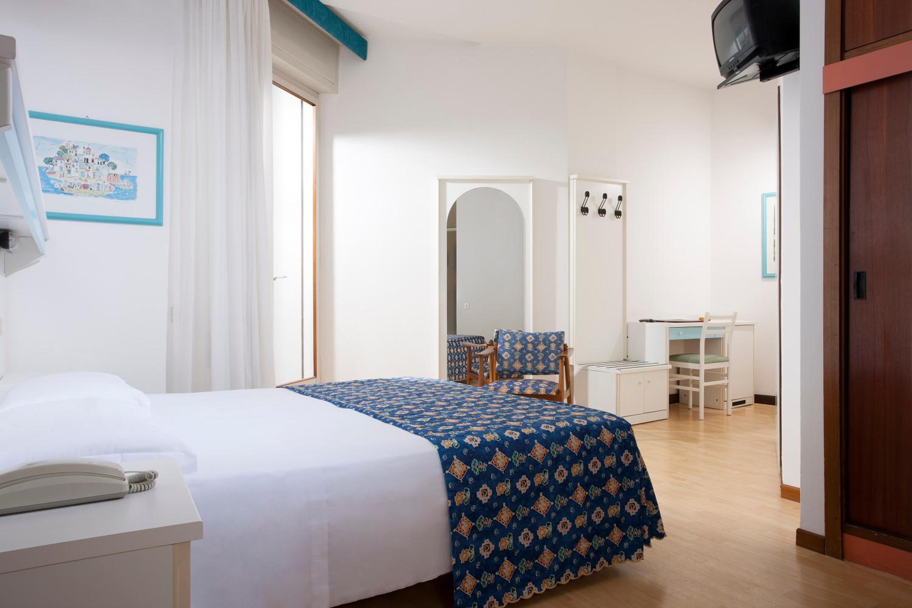 Double Room with Balcony and Side Sea View photo 1