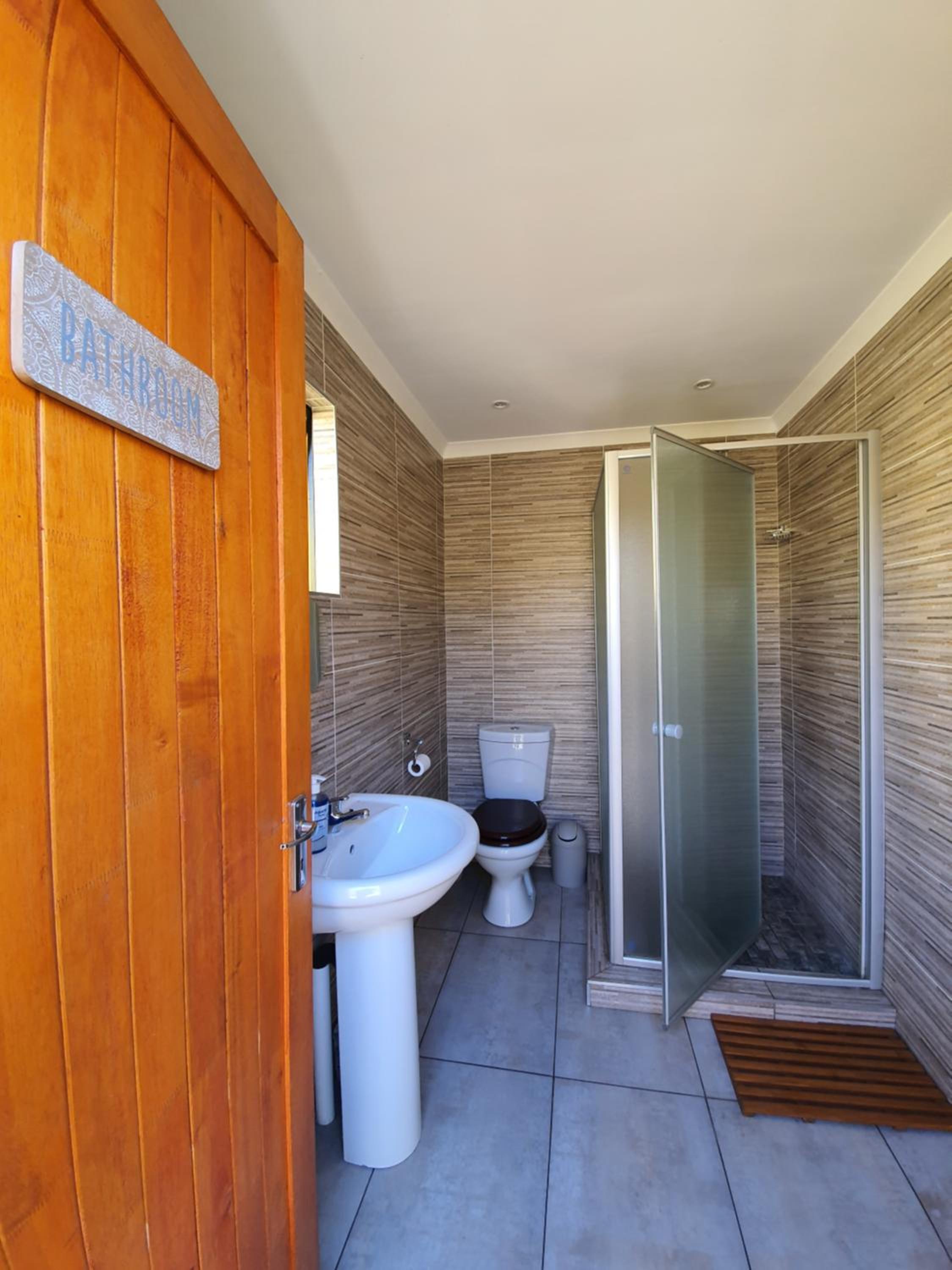 Standard Twin Room - Photo 3