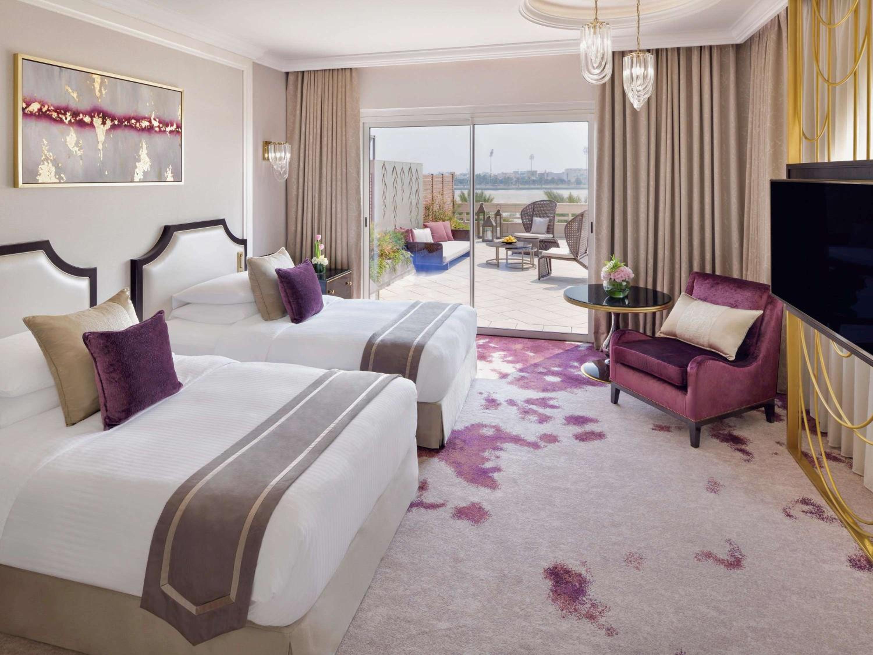 Ambassador Suite - Photo 1