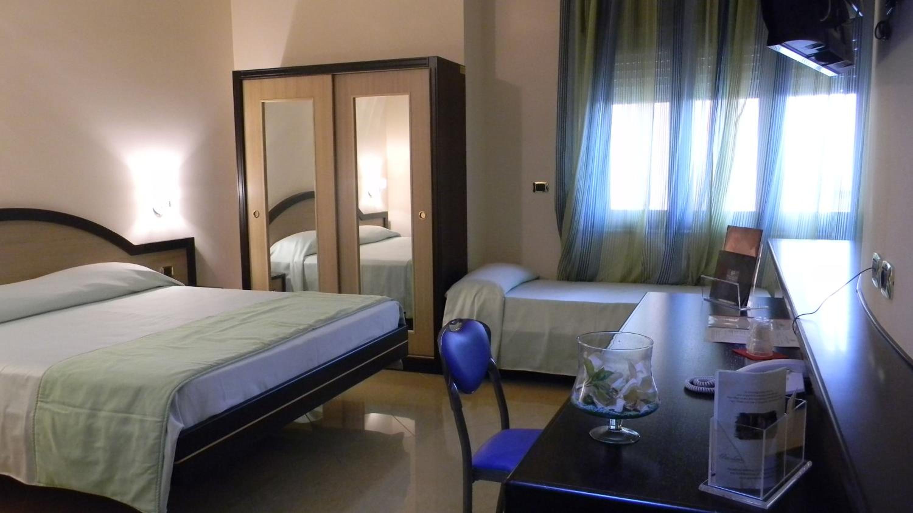 Triple Room - Photo 2