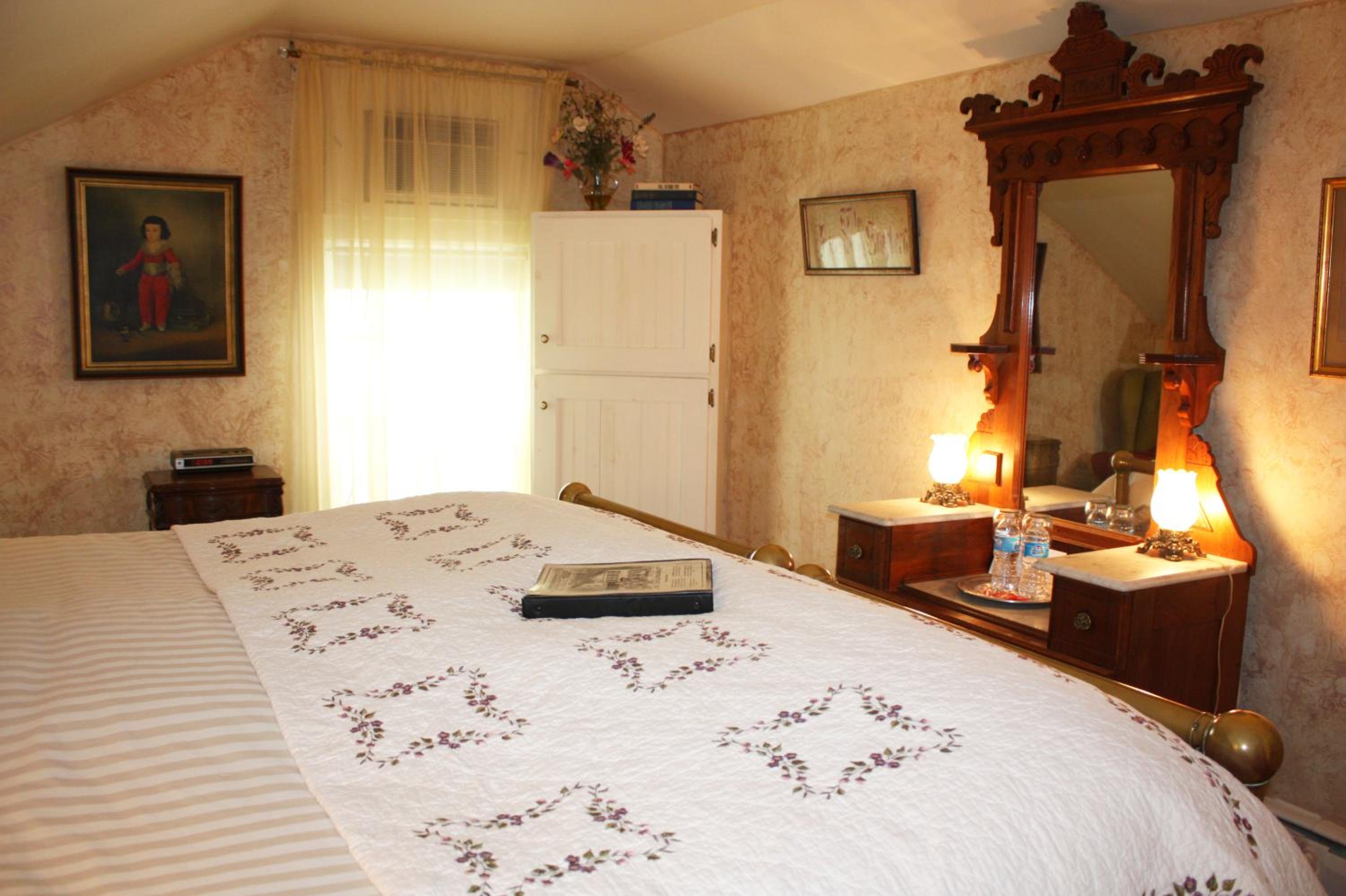 Deluxe King Room photo 3