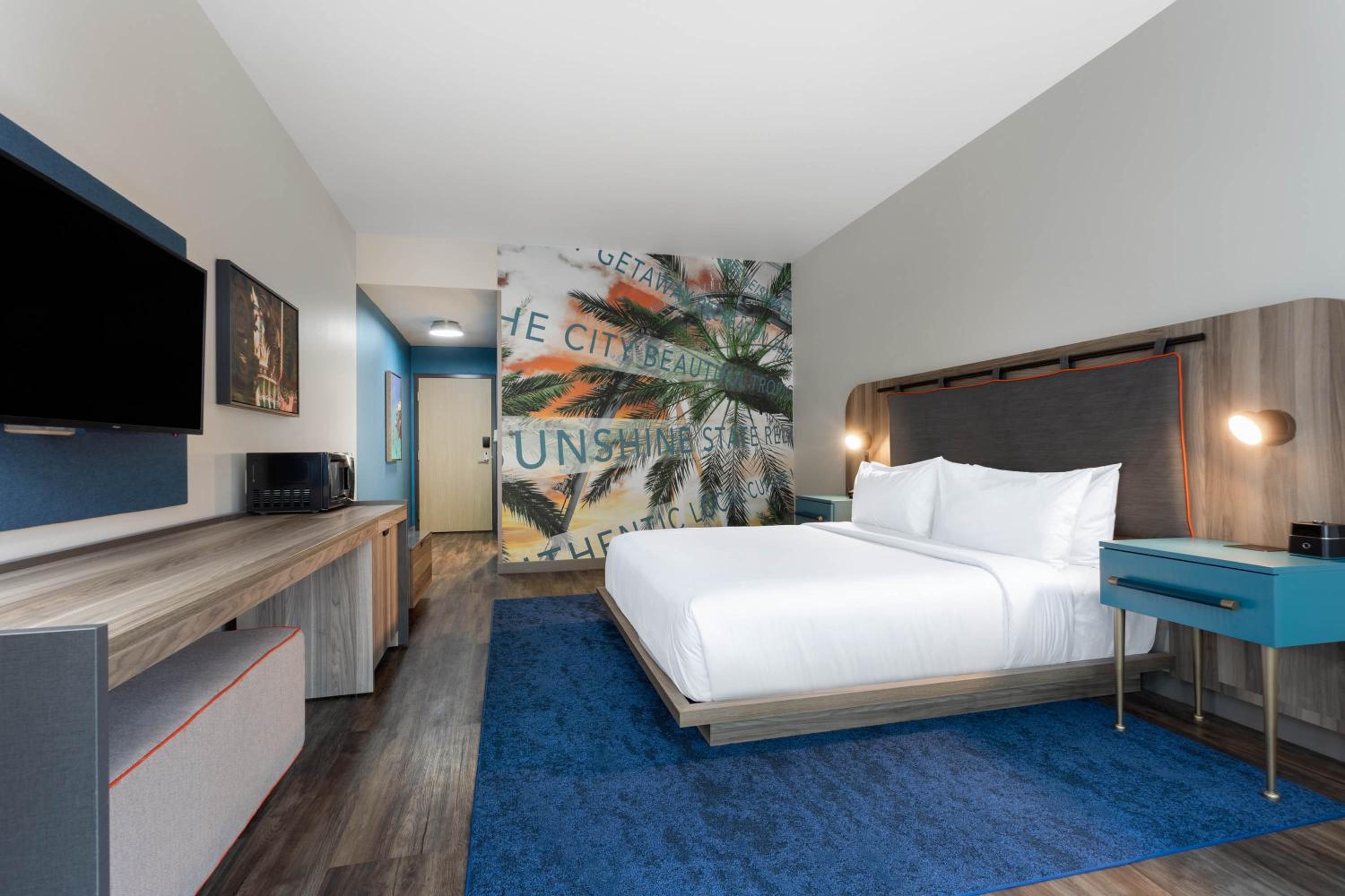 Deluxe King Room - Mobility Access/Non-Smoking
