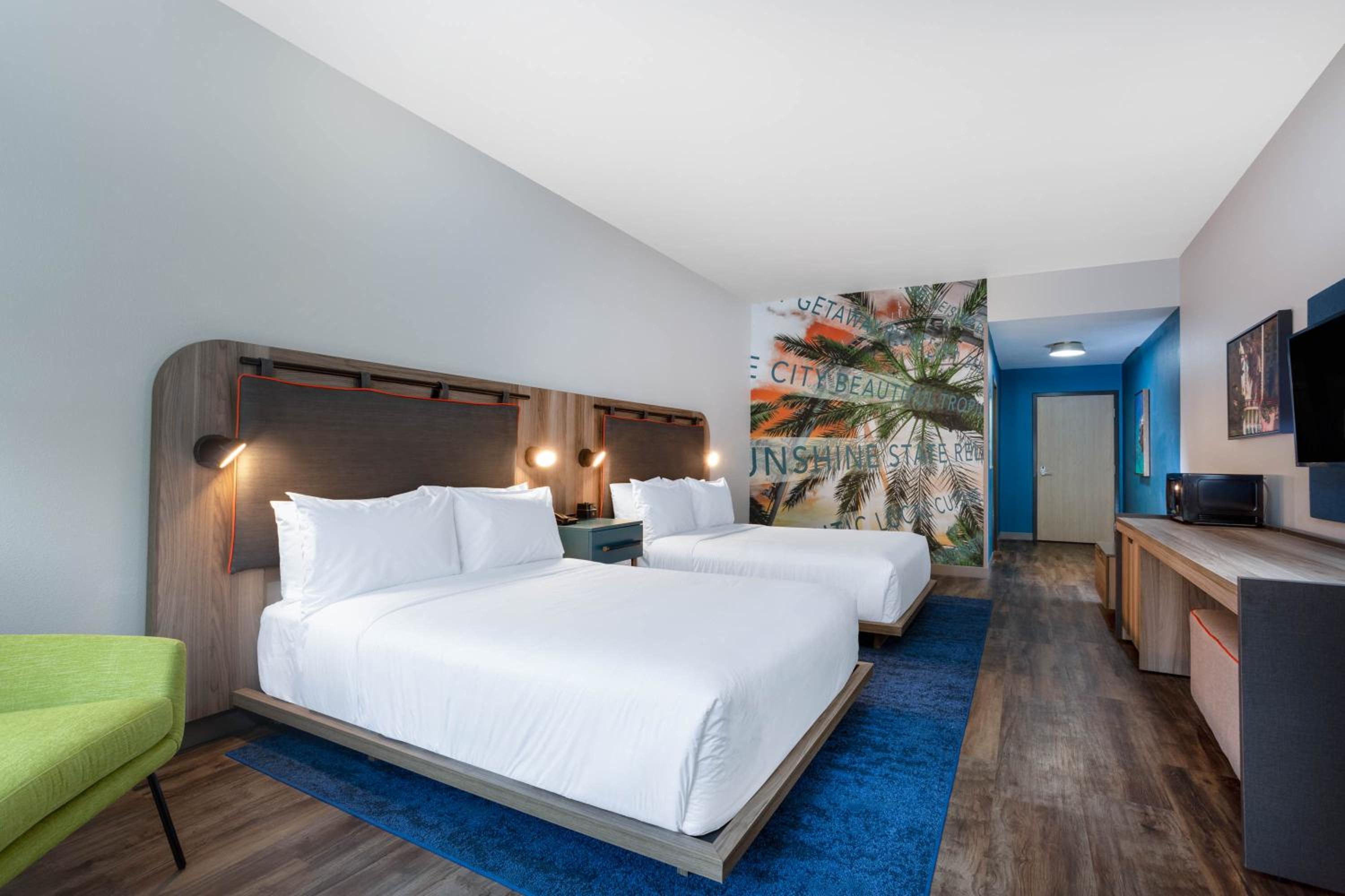 Queen Room with Two Queen Beds - Hearing Impaired Access/Non-Smoking