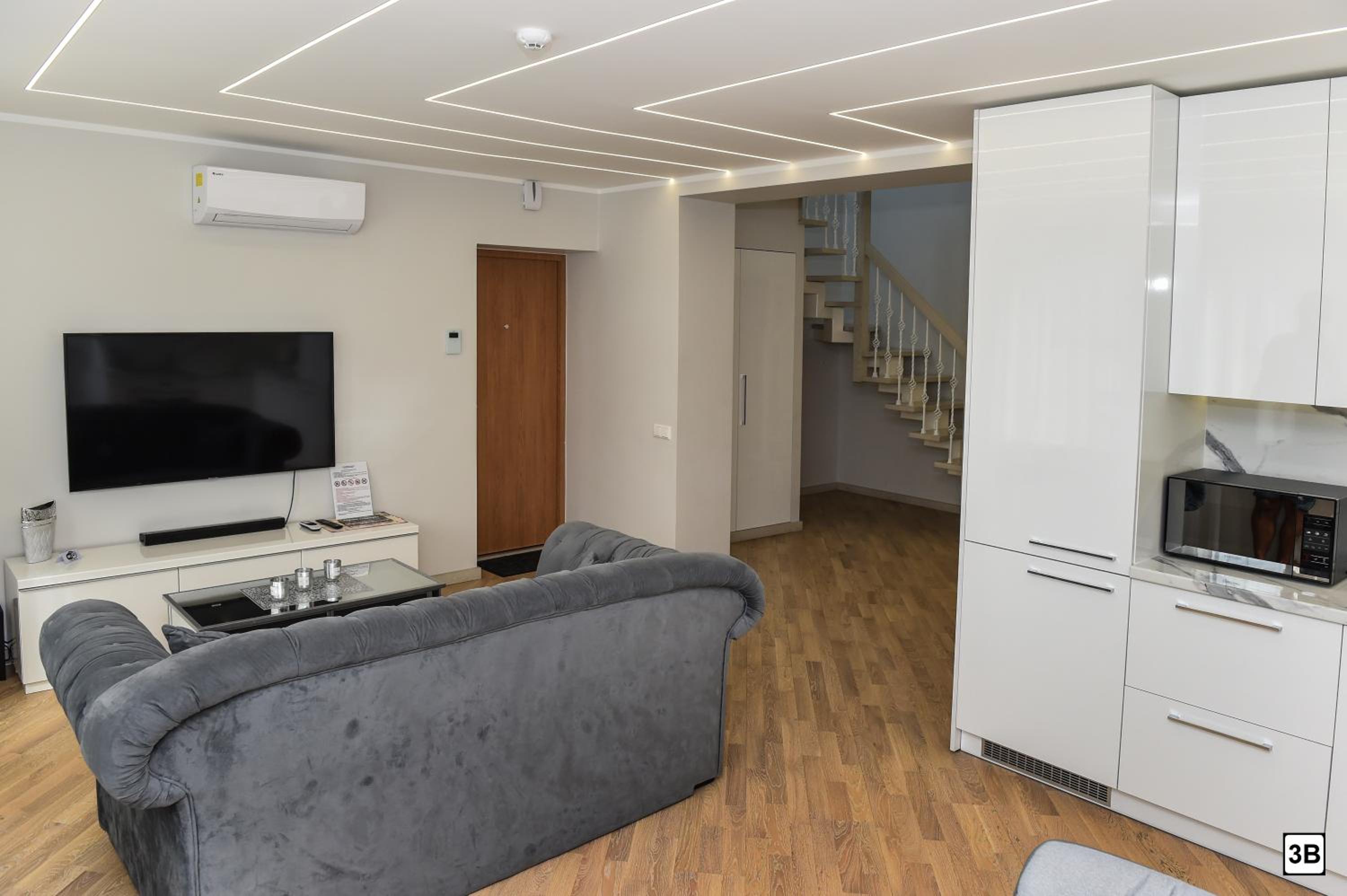 Apartment with Terrace photo 2