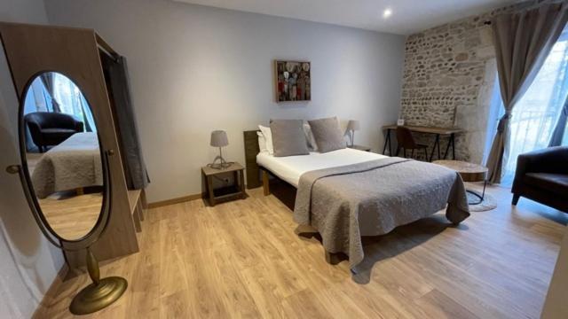 Deluxe Room - Photo 2