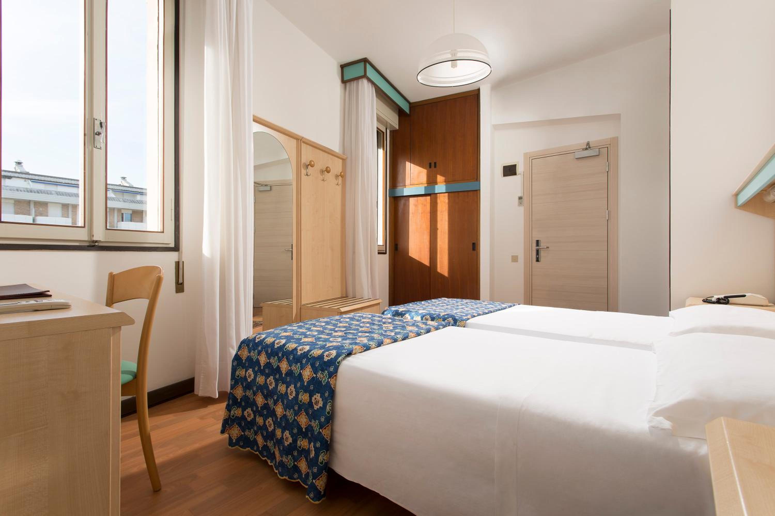 Double or Twin Room with City View photo 1