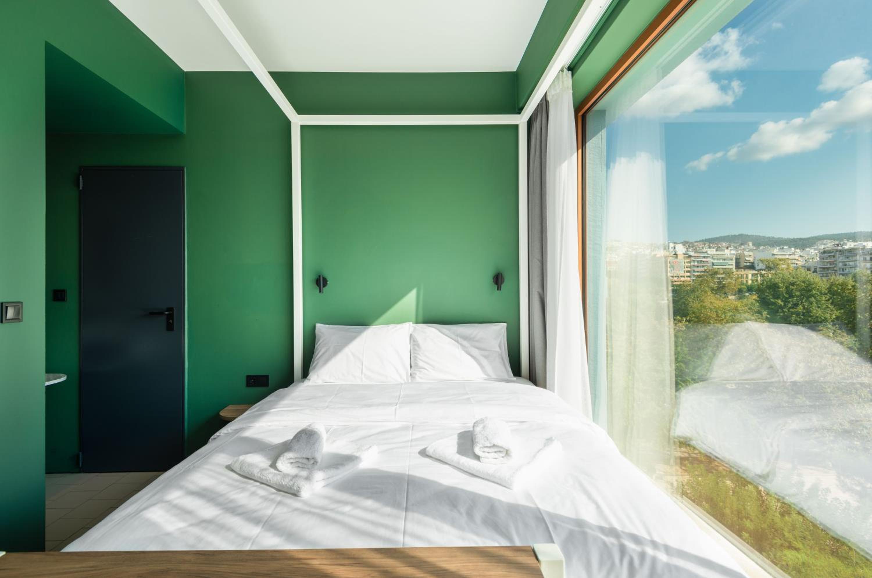 Double Room with City View - Photo 2