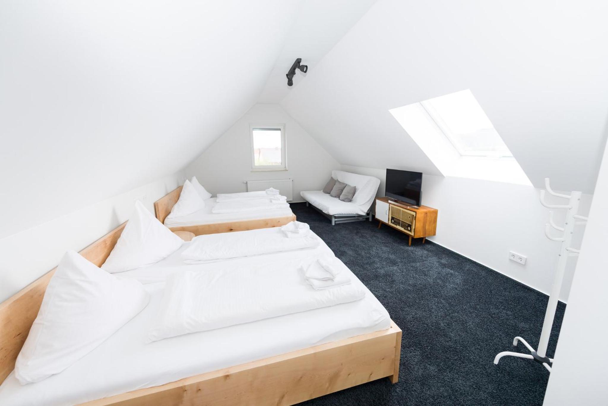 Quadruple Room - Photo 8