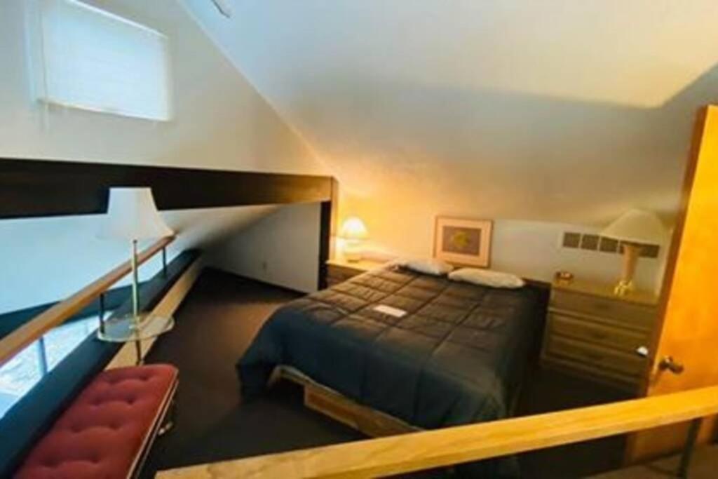 Three-Bedroom House photo 3