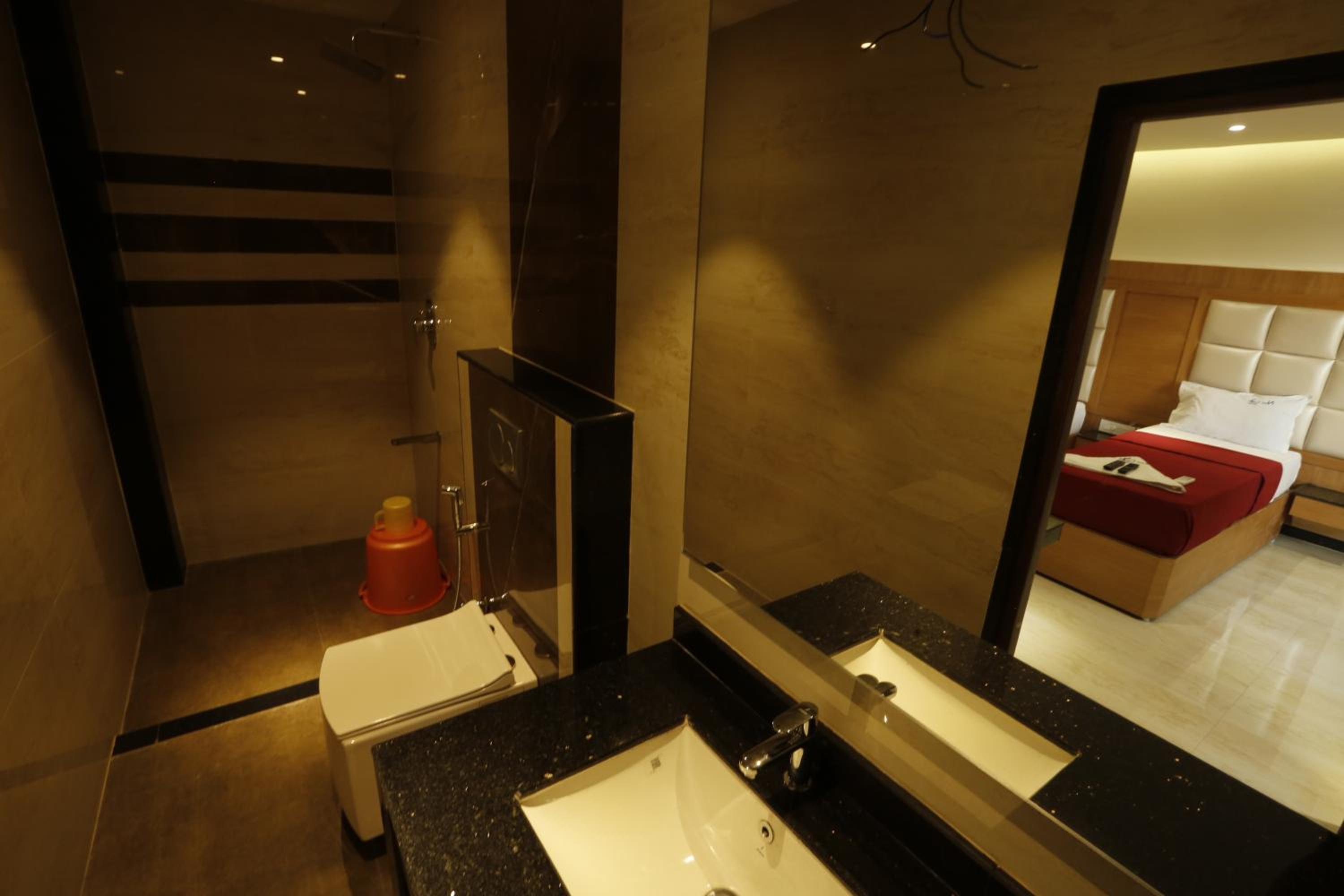 Deluxe Triple Room photo 3