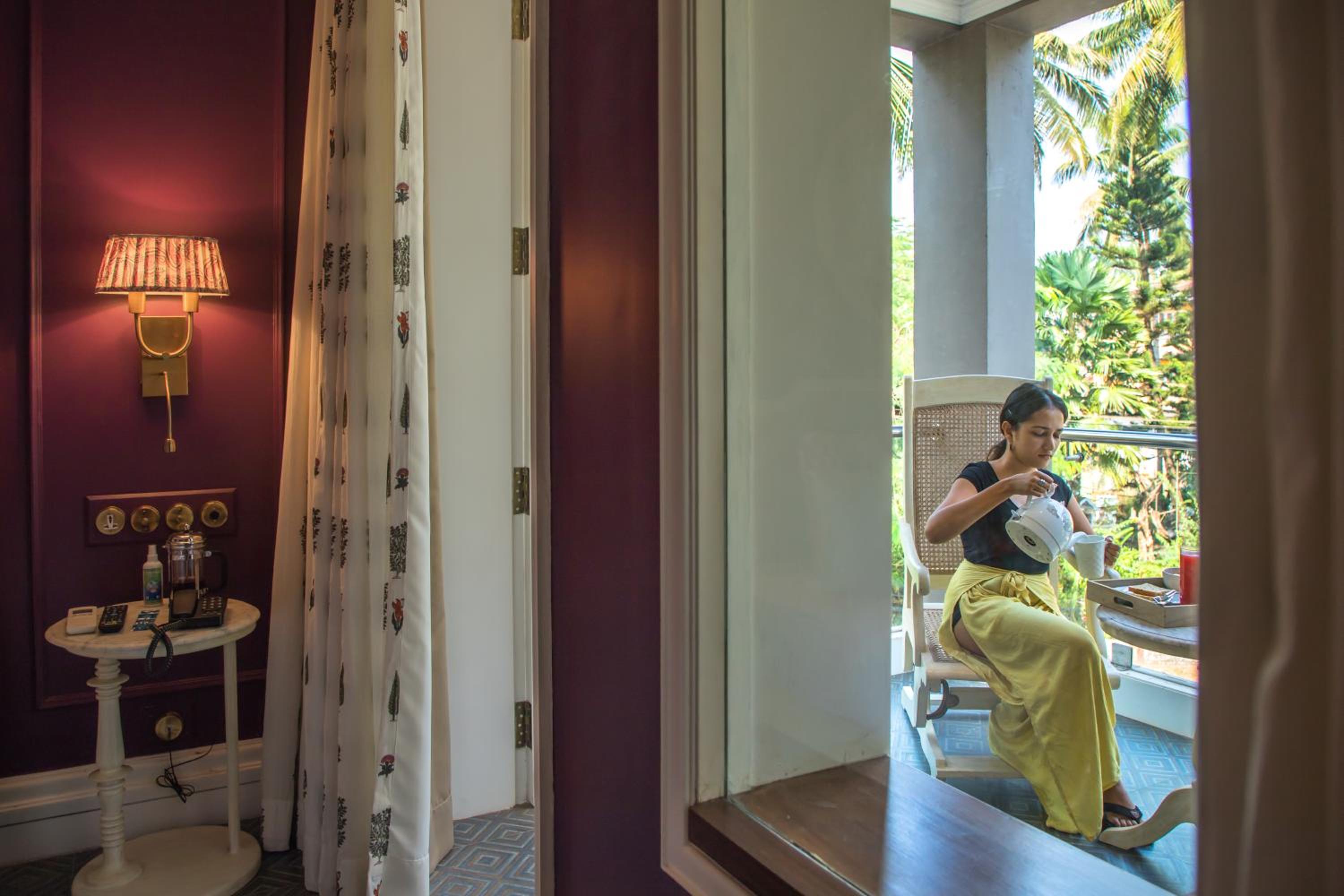 Deluxe Room with Balcony - 10% Discount on Food & Beverage - Photo 6