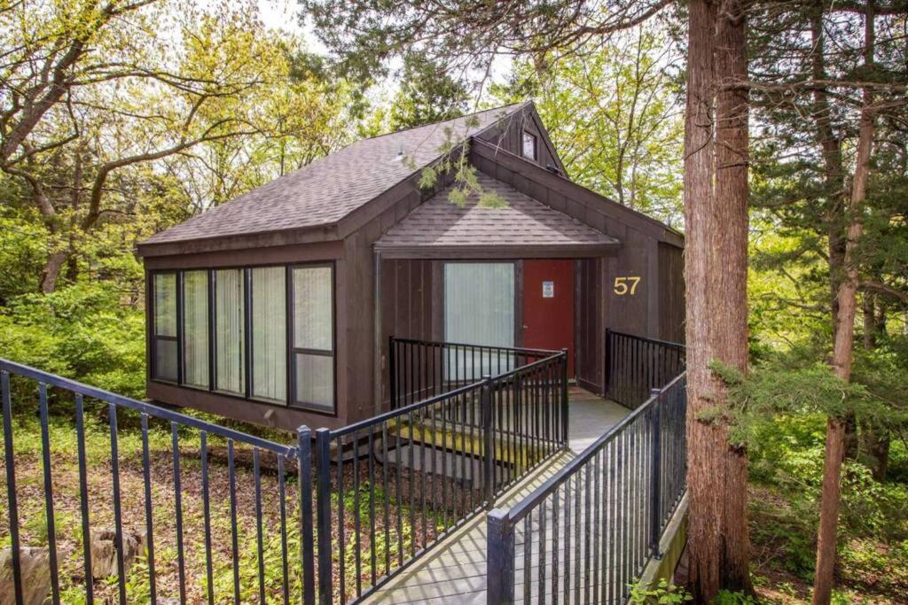 Three-Bedroom House photo 3