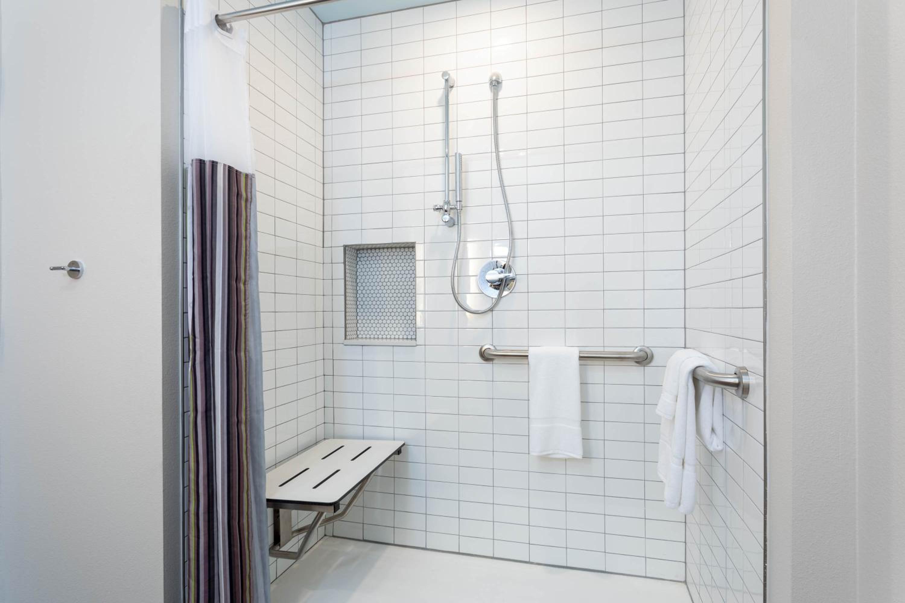 King Room - Mobility Access/Non-Smoking