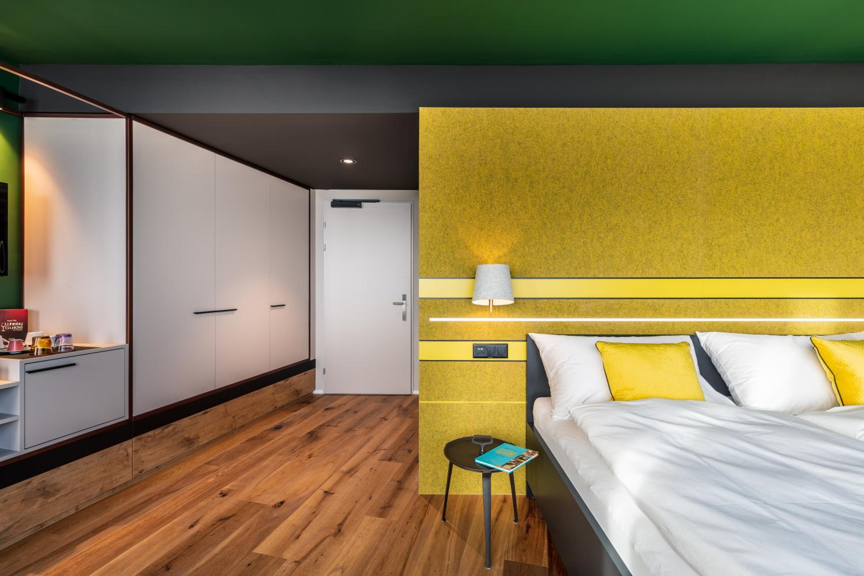 King Room with Mountain View photo 3
