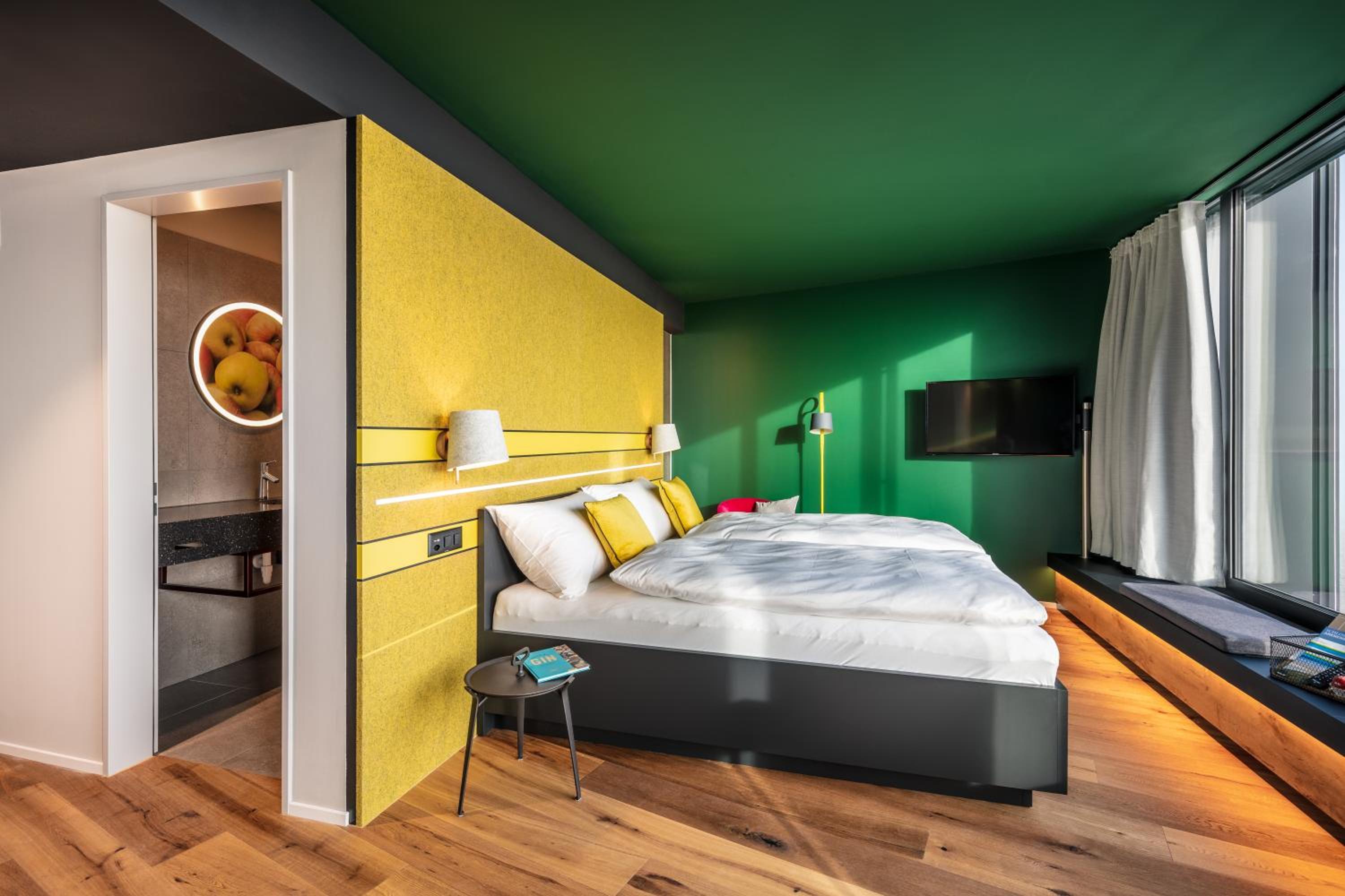 King Room with Mountain View photo 1