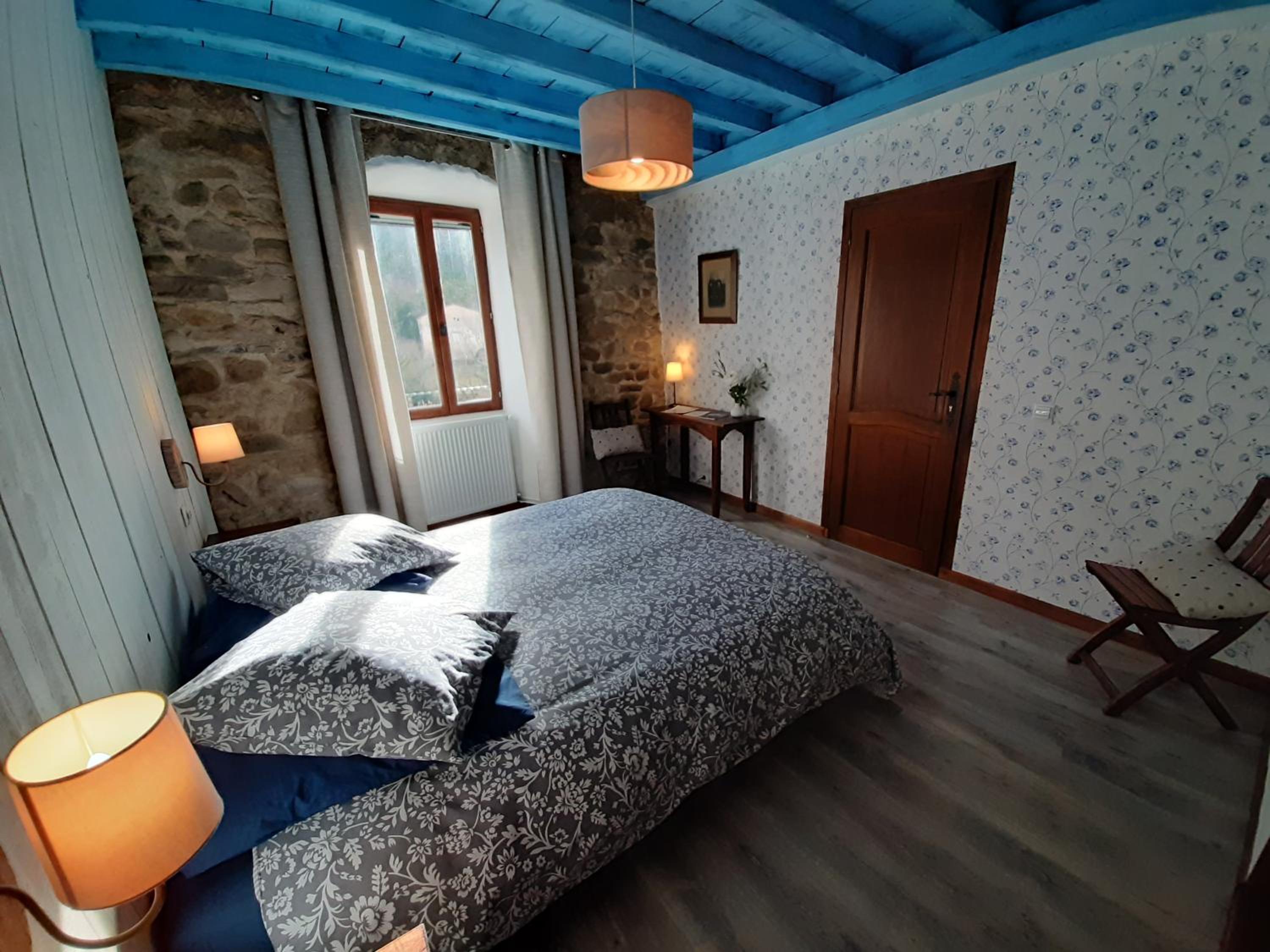 Double Room - Photo 8