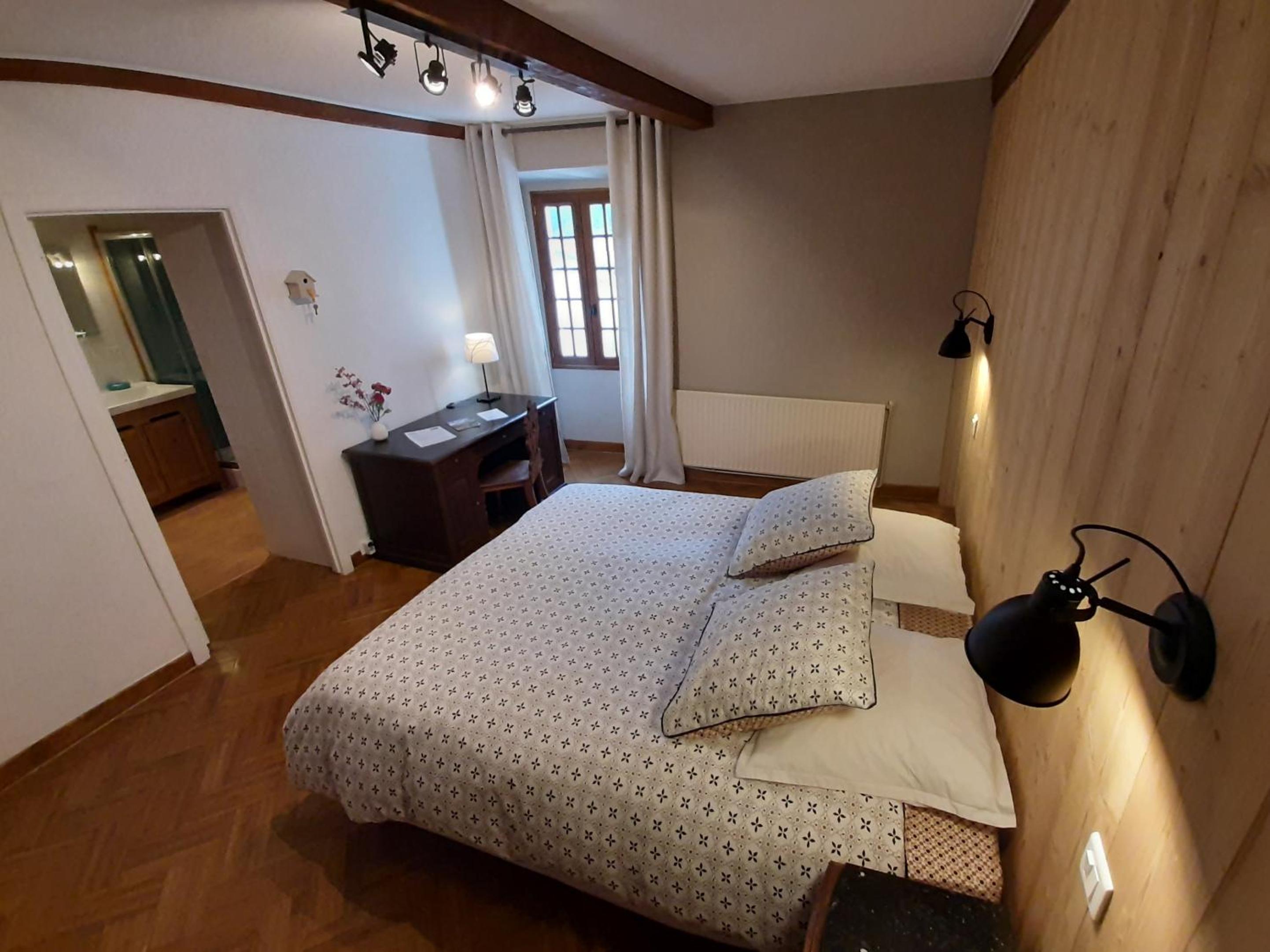 Double Room - Photo 9