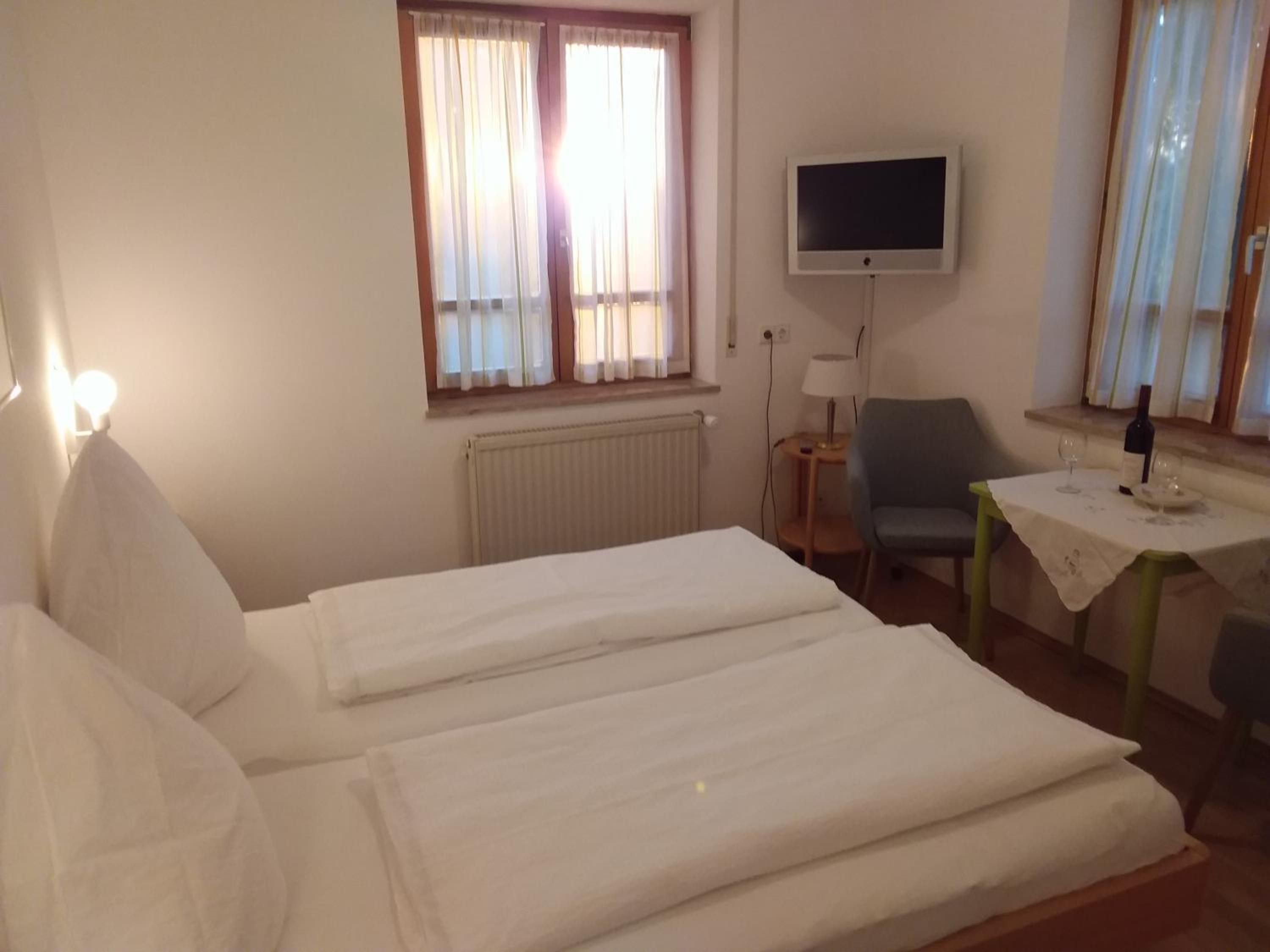 Standard Double Room photo 3