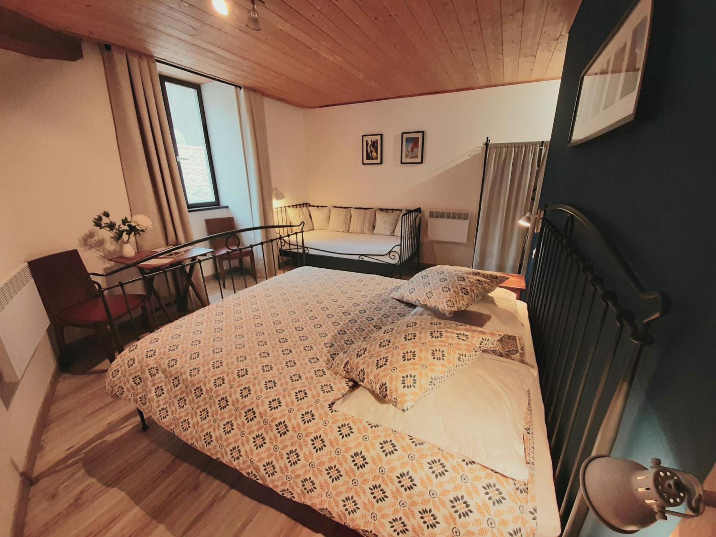 Double Room - Photo 1