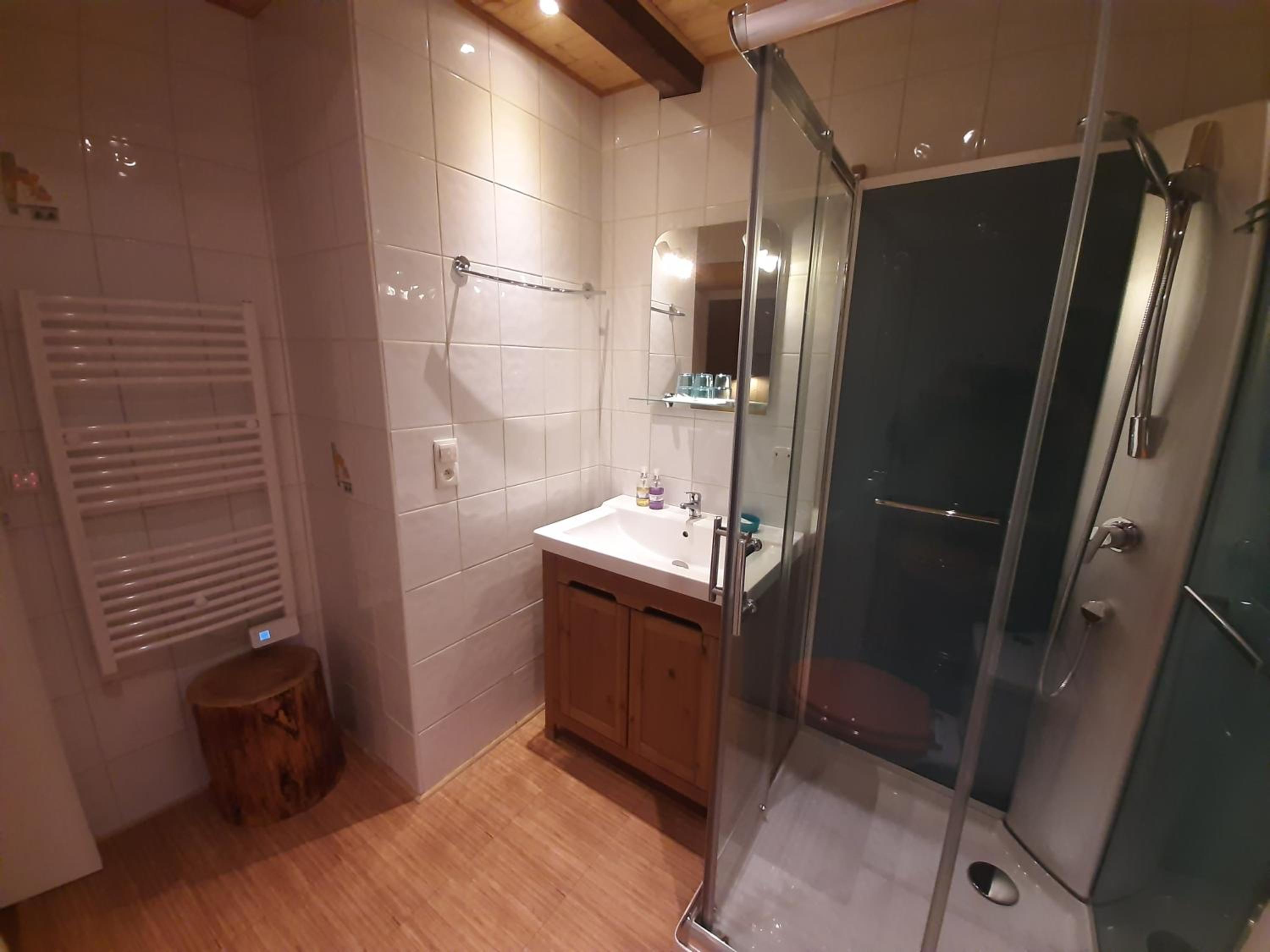 Double Room - Photo 6