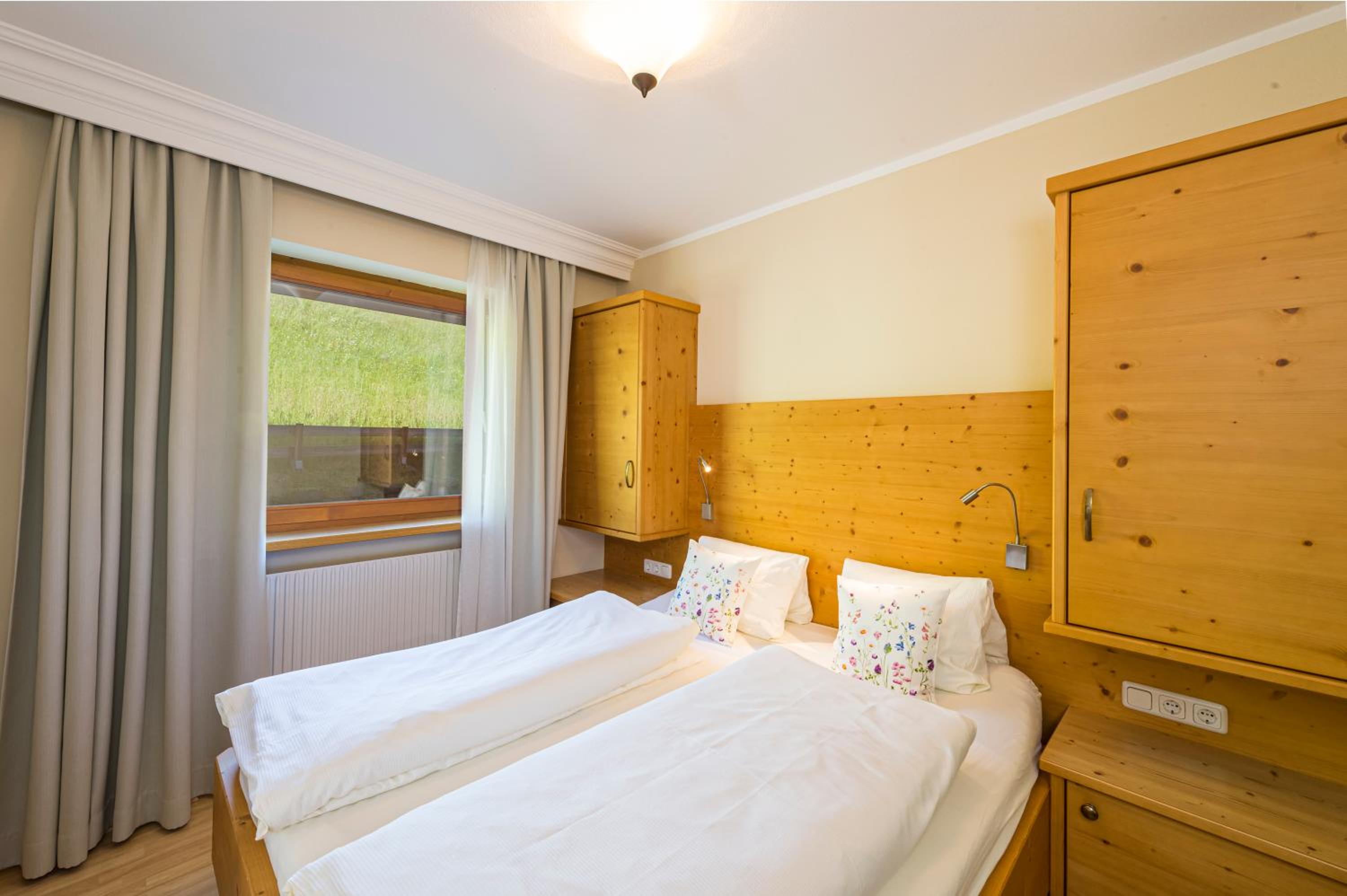 One-Bedroom Apartment with Terrace photo 3
