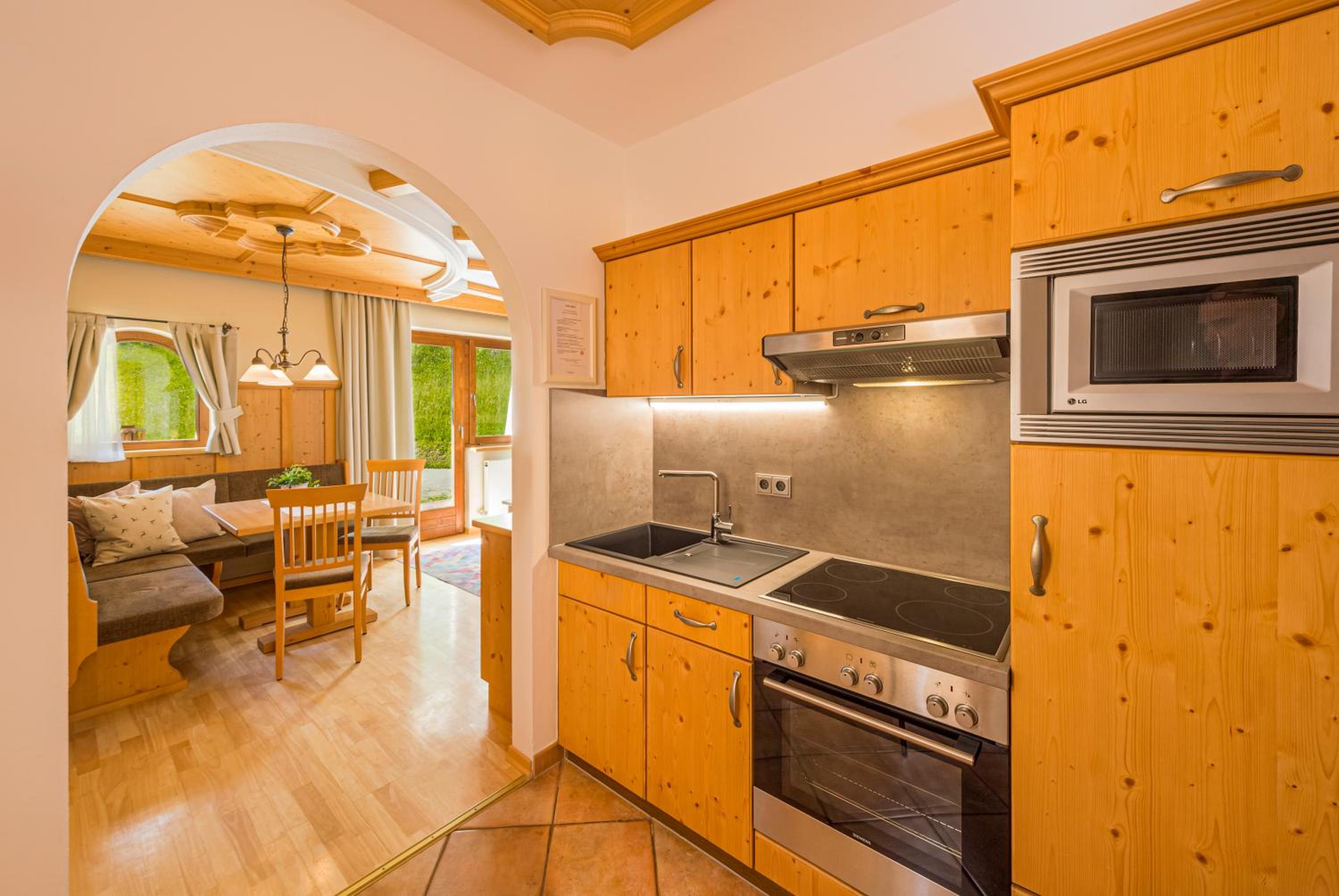 One-Bedroom Apartment with Terrace photo 2