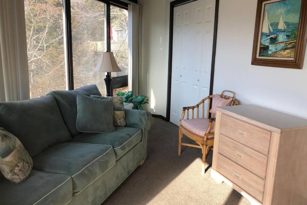 Three-Bedroom House photo 3