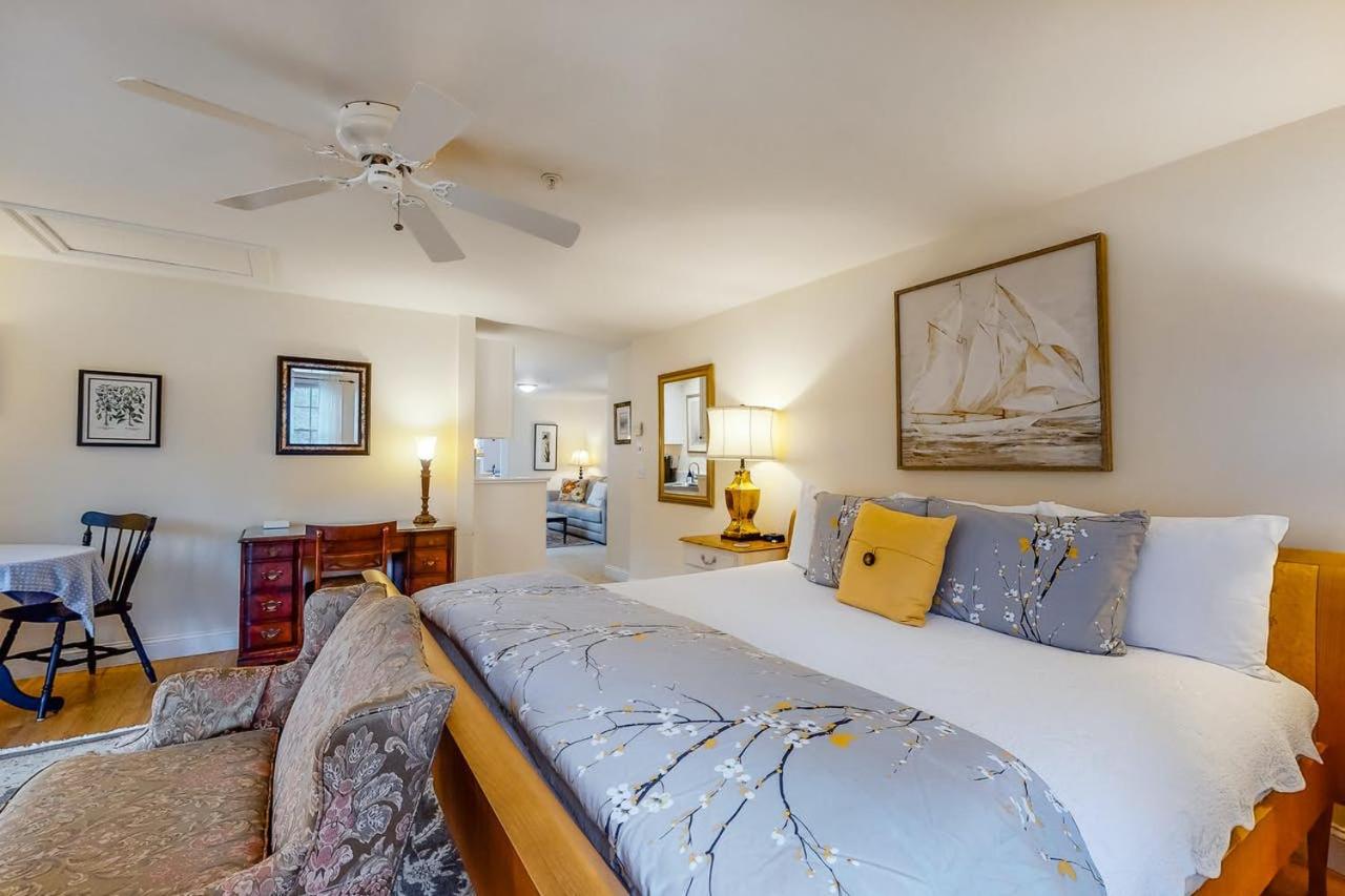Deluxe King Suite