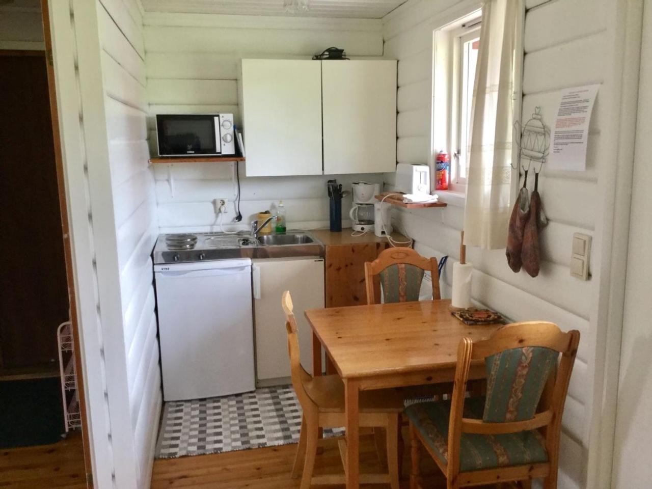 Two-Bedroom Cottage - Photo 2