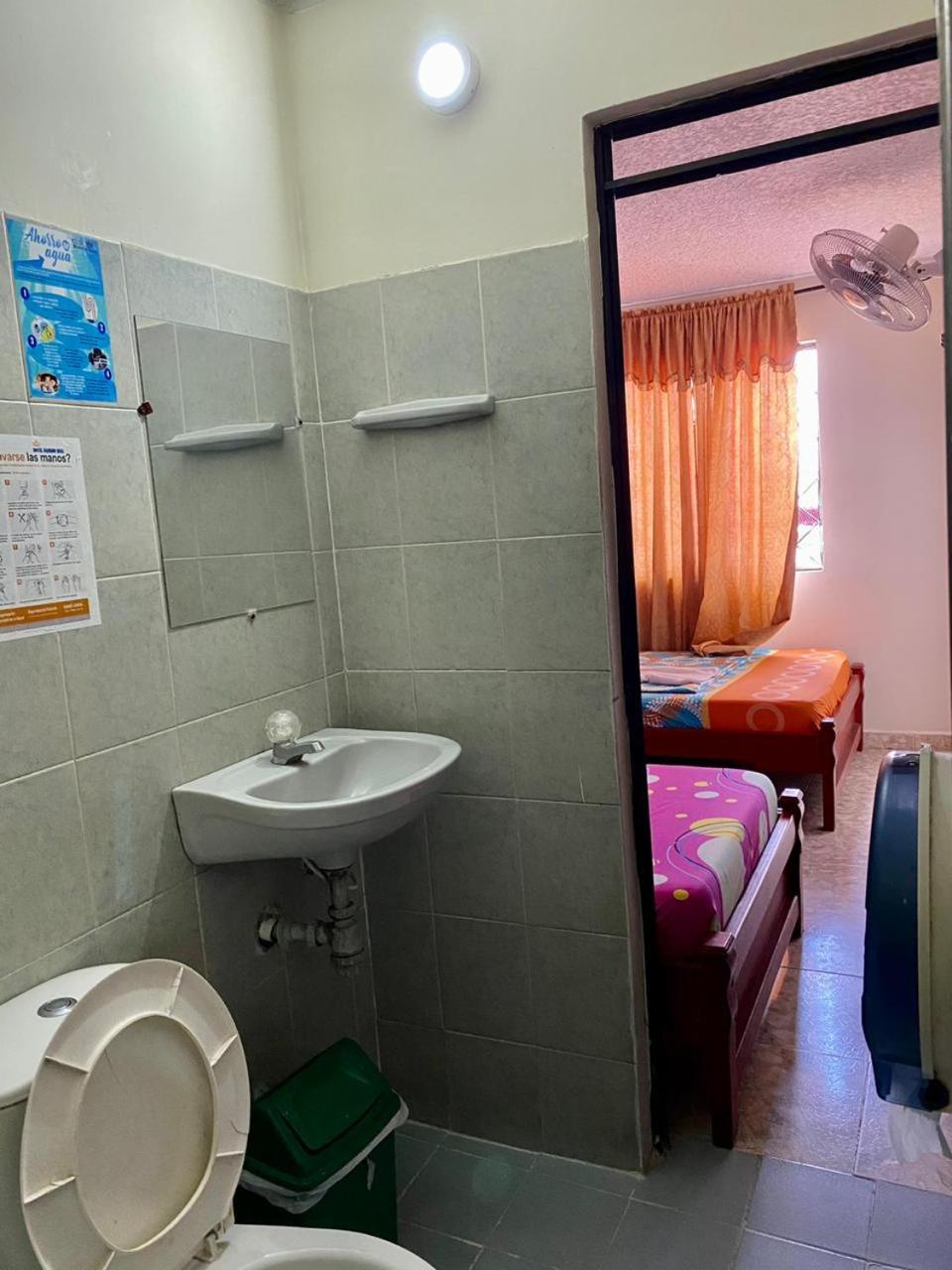 Twin Room with Private Bathroom photo 3