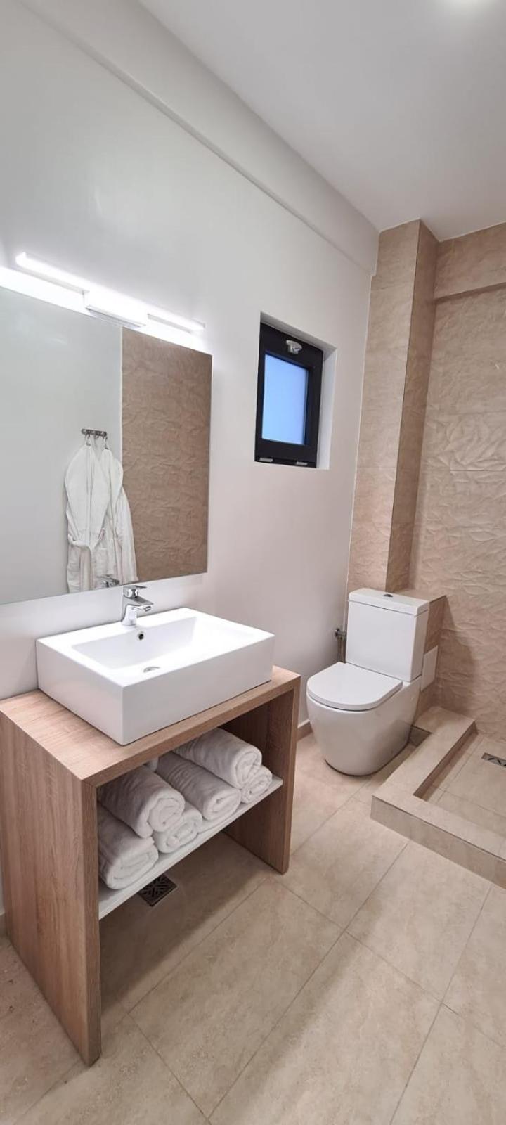 Standard Double Room - Photo 5