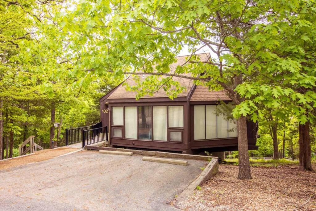 Three-Bedroom House photo 2
